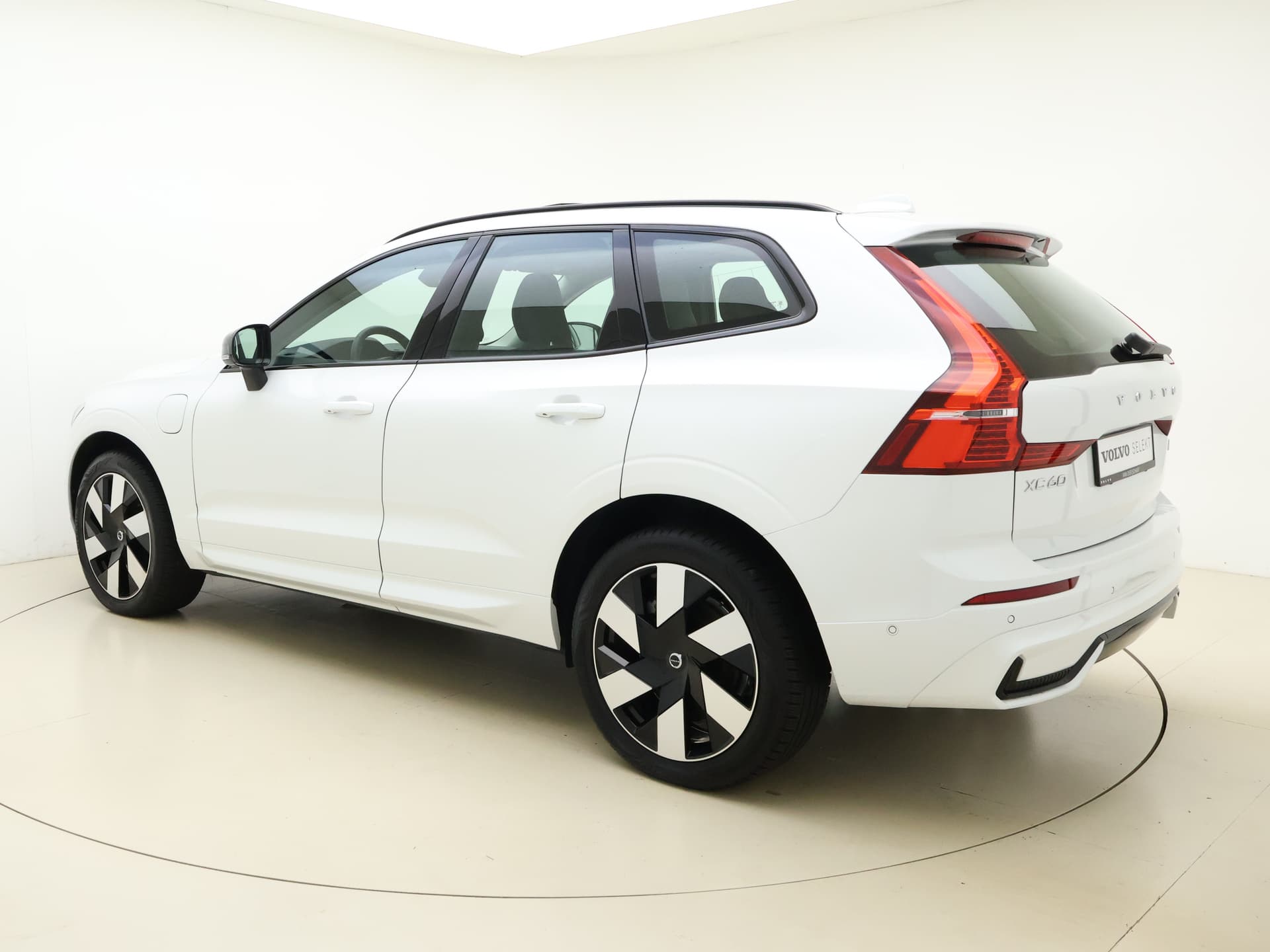 Volvo XC60 T6 Plug-in hybrid AWD Ultimate Dark / 20 '' Velgen / Head-up Display / Blis / Semi elektrisch trekhaak / thumbnail 9