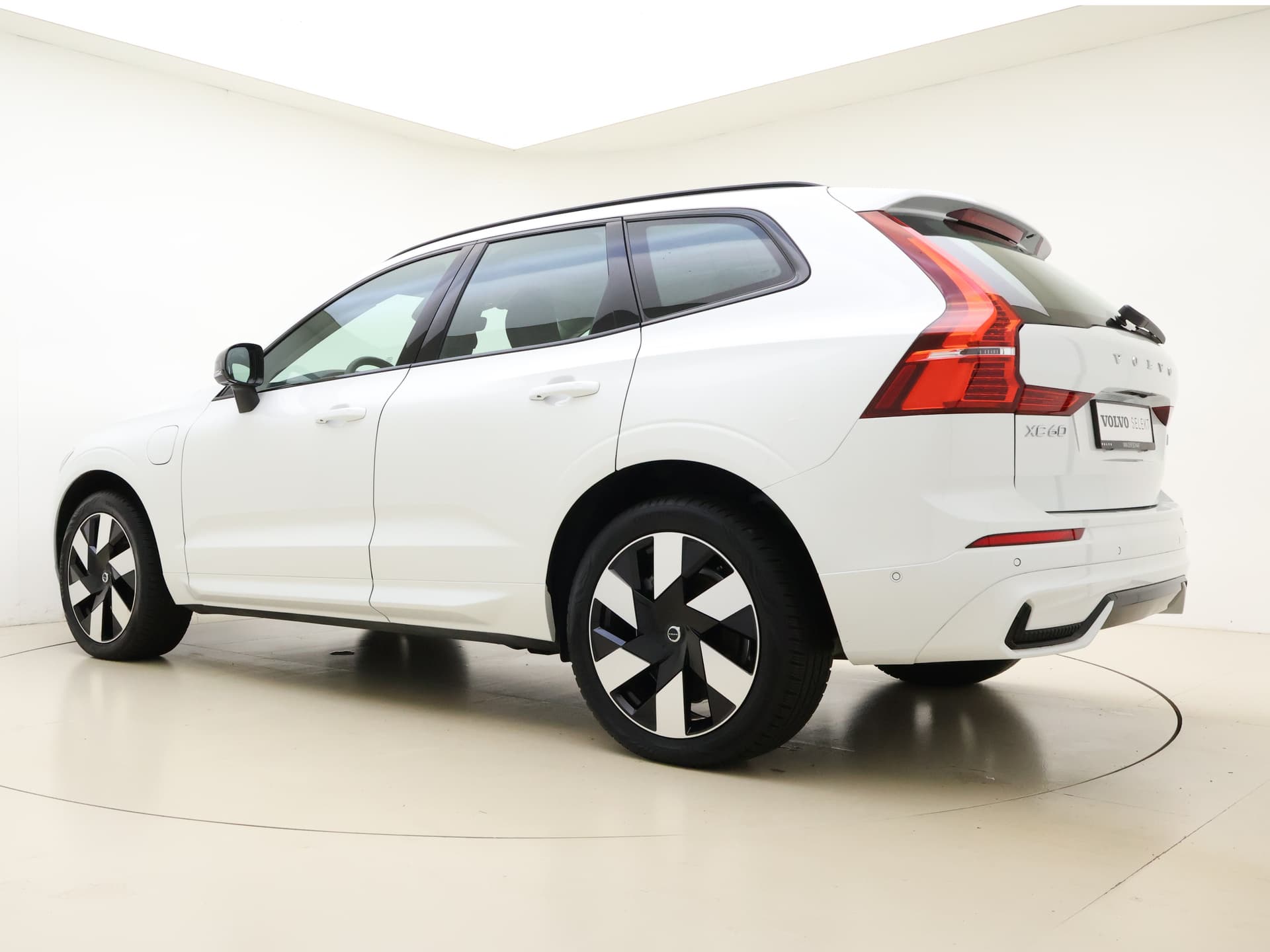 Volvo XC60 T6 Plug-in hybrid AWD Ultimate Dark / 20 '' Velgen / Head-up Display / Blis / Semi elektrisch trekhaak / thumbnail 11