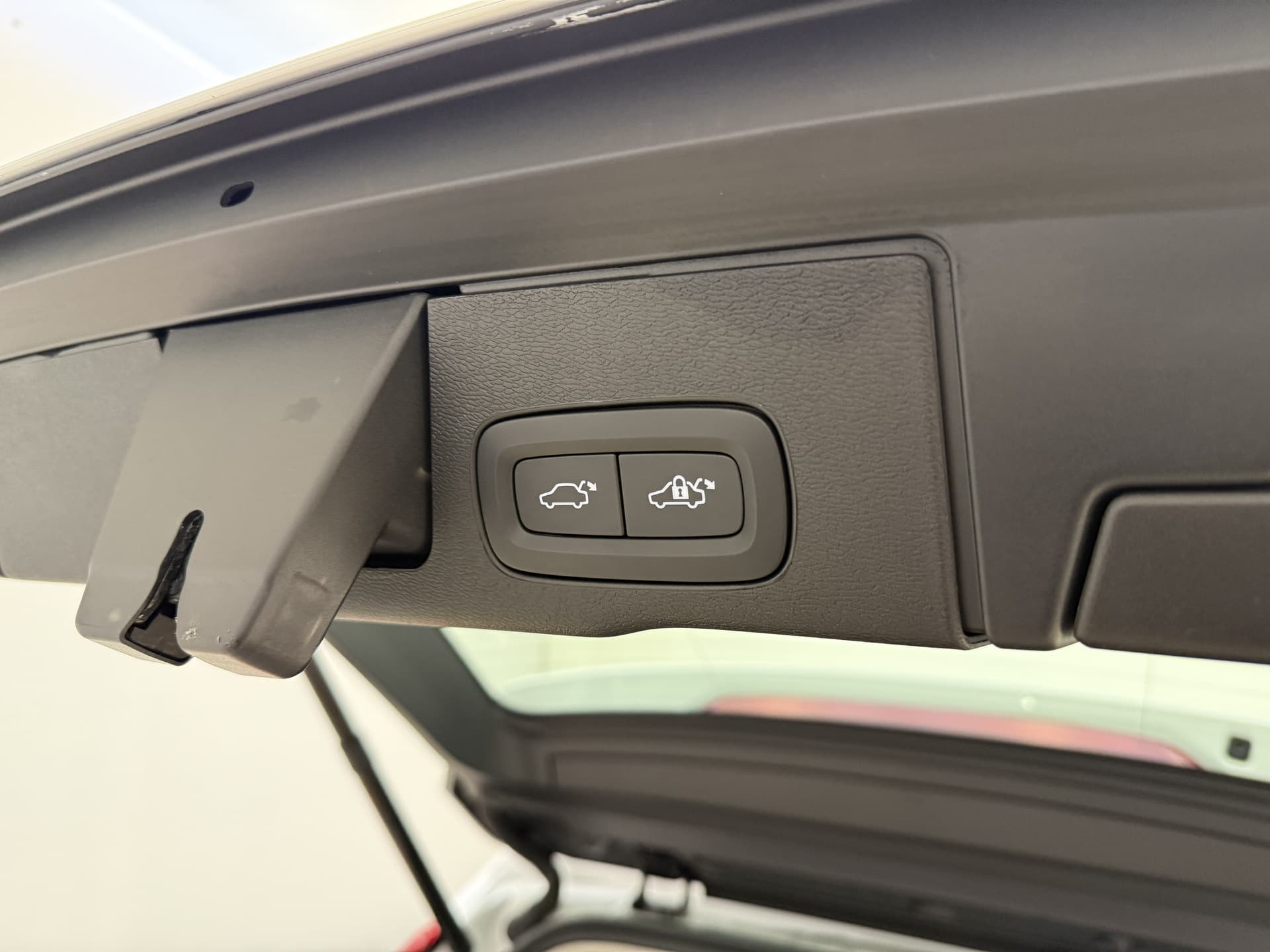 Volvo XC60 T6 Plug-in hybrid AWD Ultimate Dark / 20 '' Velgen / Head-up Display / Blis / Semi elektrisch trekhaak / thumbnail 16