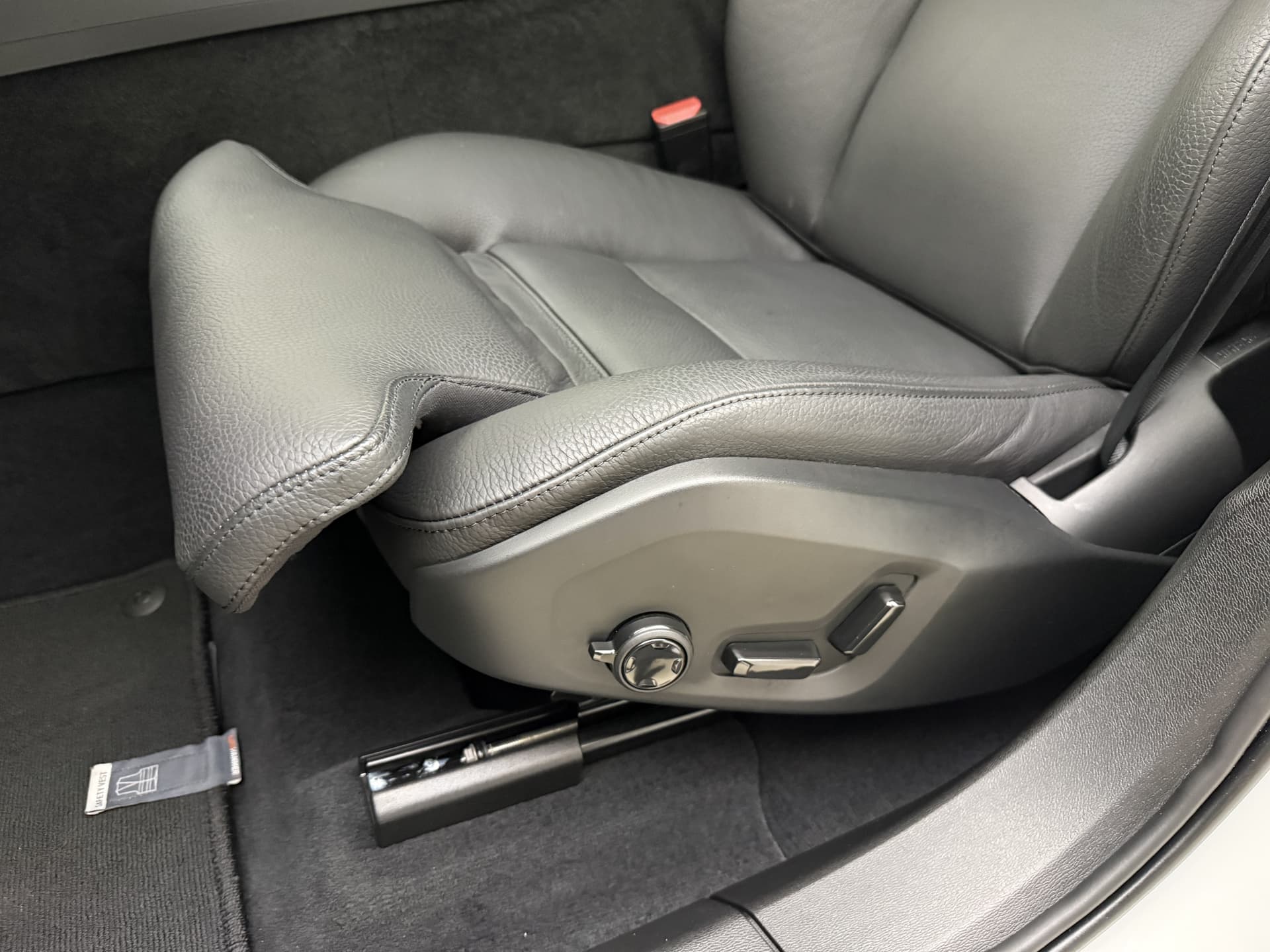 Volvo XC60 T6 Plug-in hybrid AWD Ultimate Dark / 20 '' Velgen / Head-up Display / Blis / Semi elektrisch trekhaak / thumbnail 19