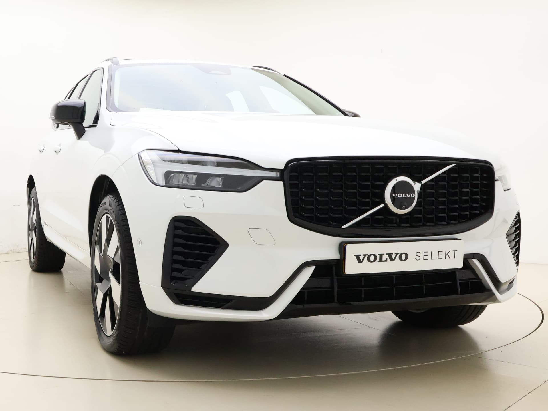 Volvo XC60 T6 Plug-in hybrid AWD Ultimate Dark / 20 '' Velgen / Head-up Display / Blis / Semi elektrisch trekhaak / thumbnail 20