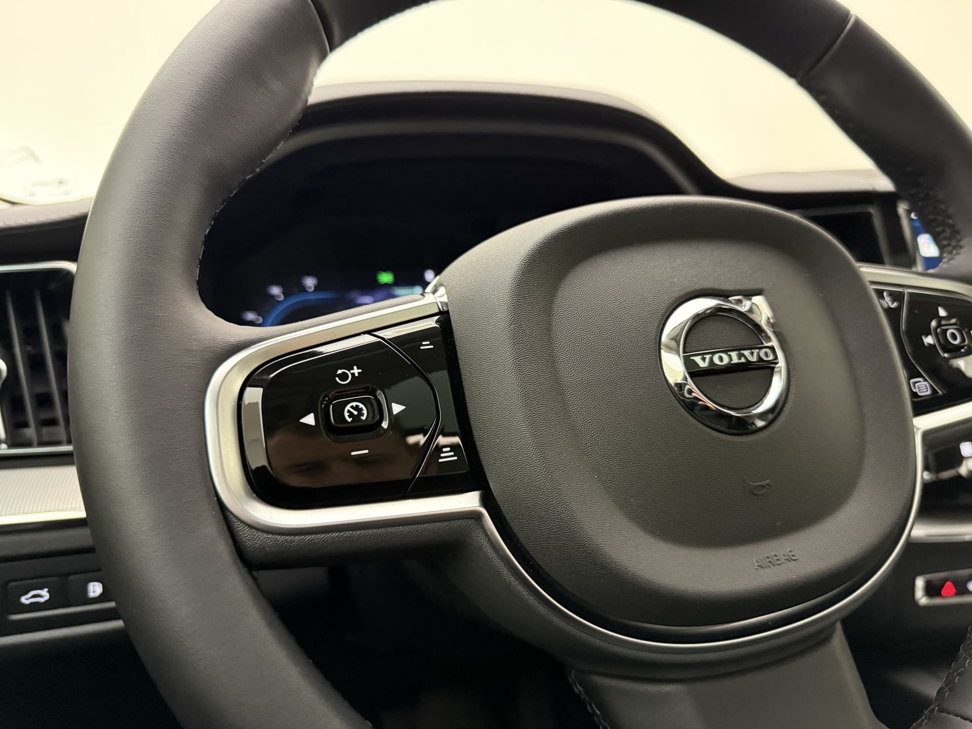 Volvo XC60 T6 Plug-in hybrid AWD Ultimate Dark / 20 '' Velgen / Head-up Display / Blis / Semi elektrisch trekhaak / thumbnail 22