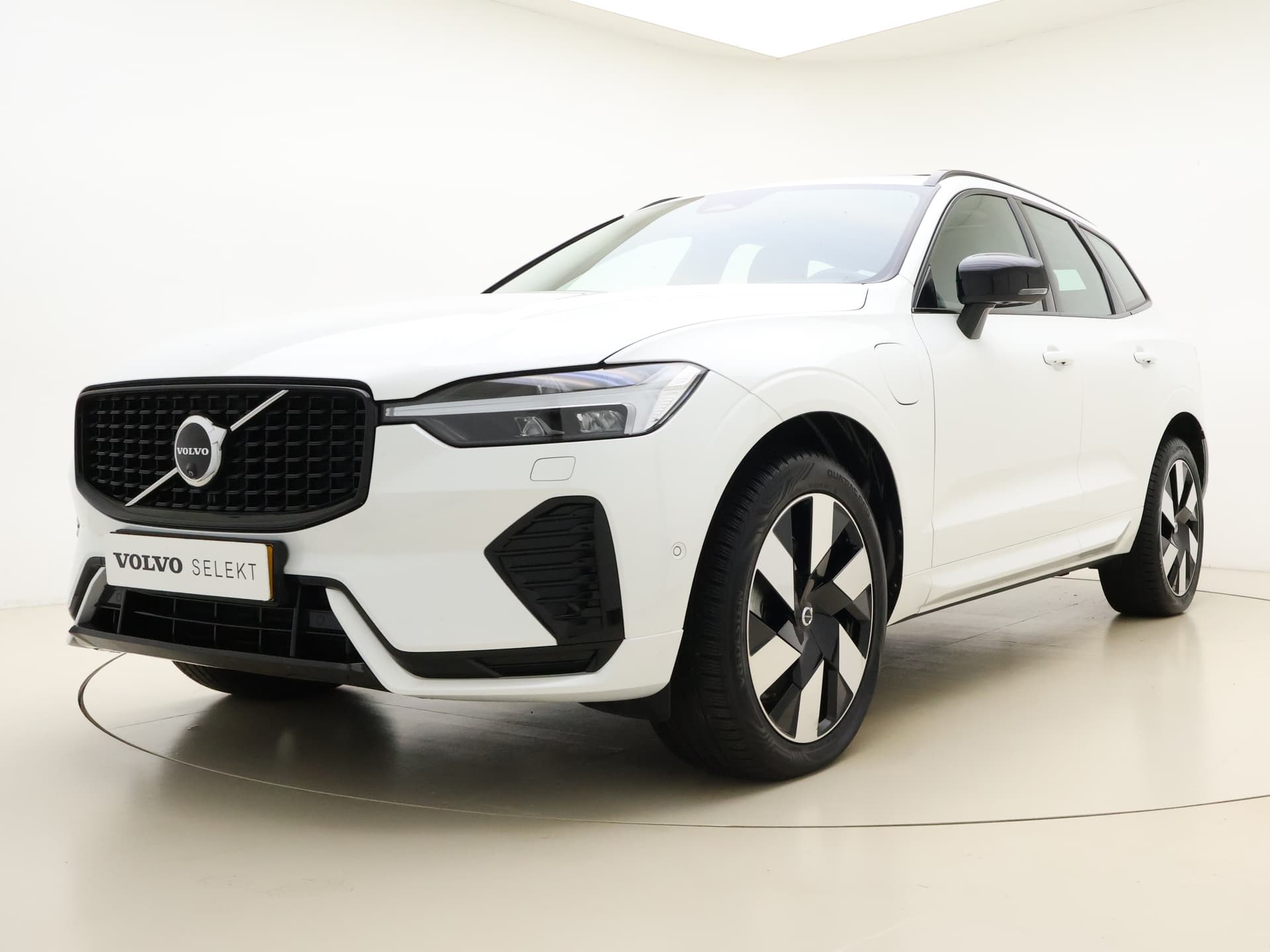 Volvo XC60 T6 Plug-in hybrid AWD Ultimate Dark / 20 '' Velgen / Head-up Display / Blis / Semi elektrisch trekhaak / thumbnail 25