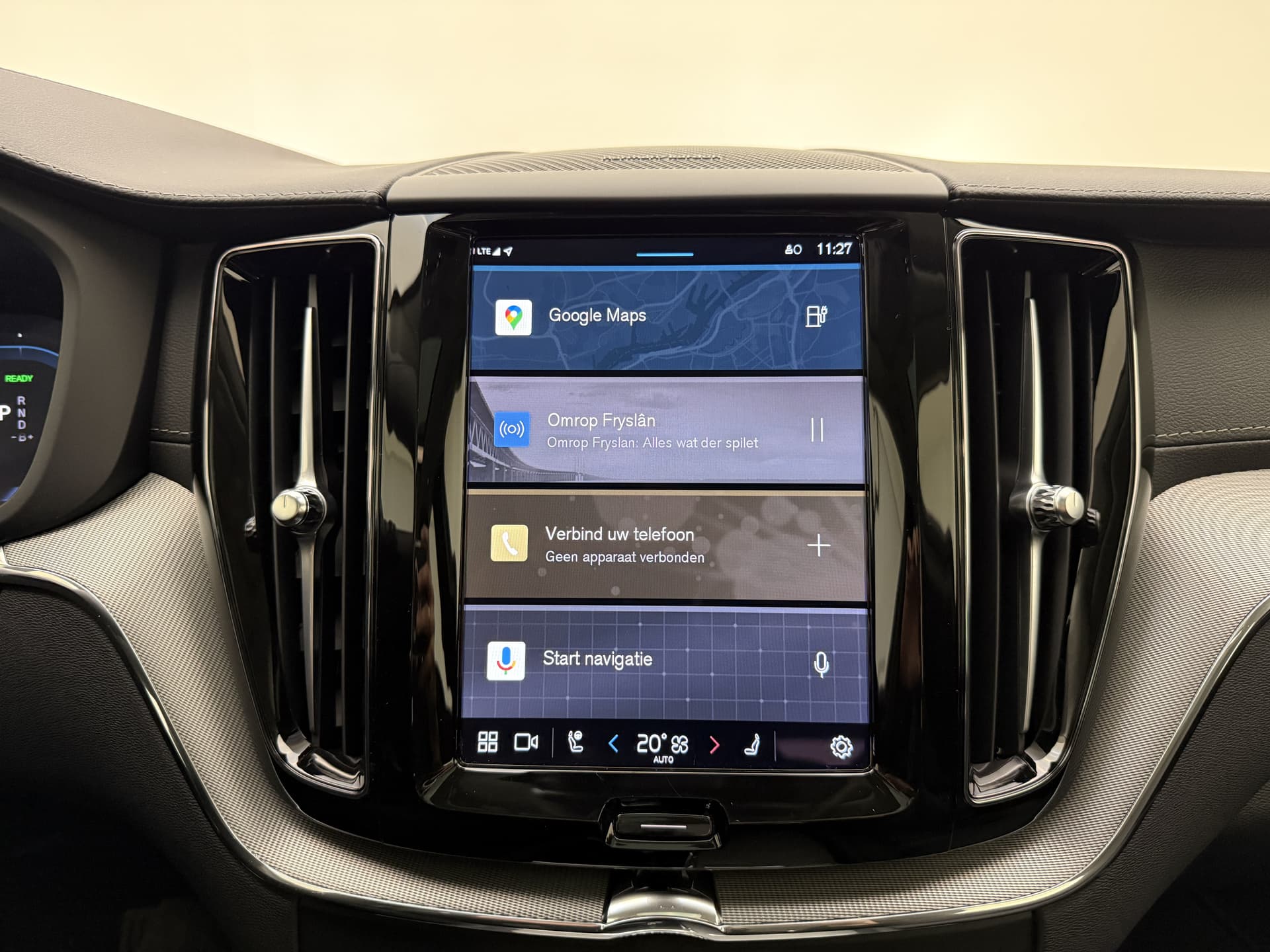 Volvo XC60 T6 Plug-in hybrid AWD Ultimate Dark / 20 '' Velgen / Head-up Display / Blis / Semi elektrisch trekhaak / thumbnail 27