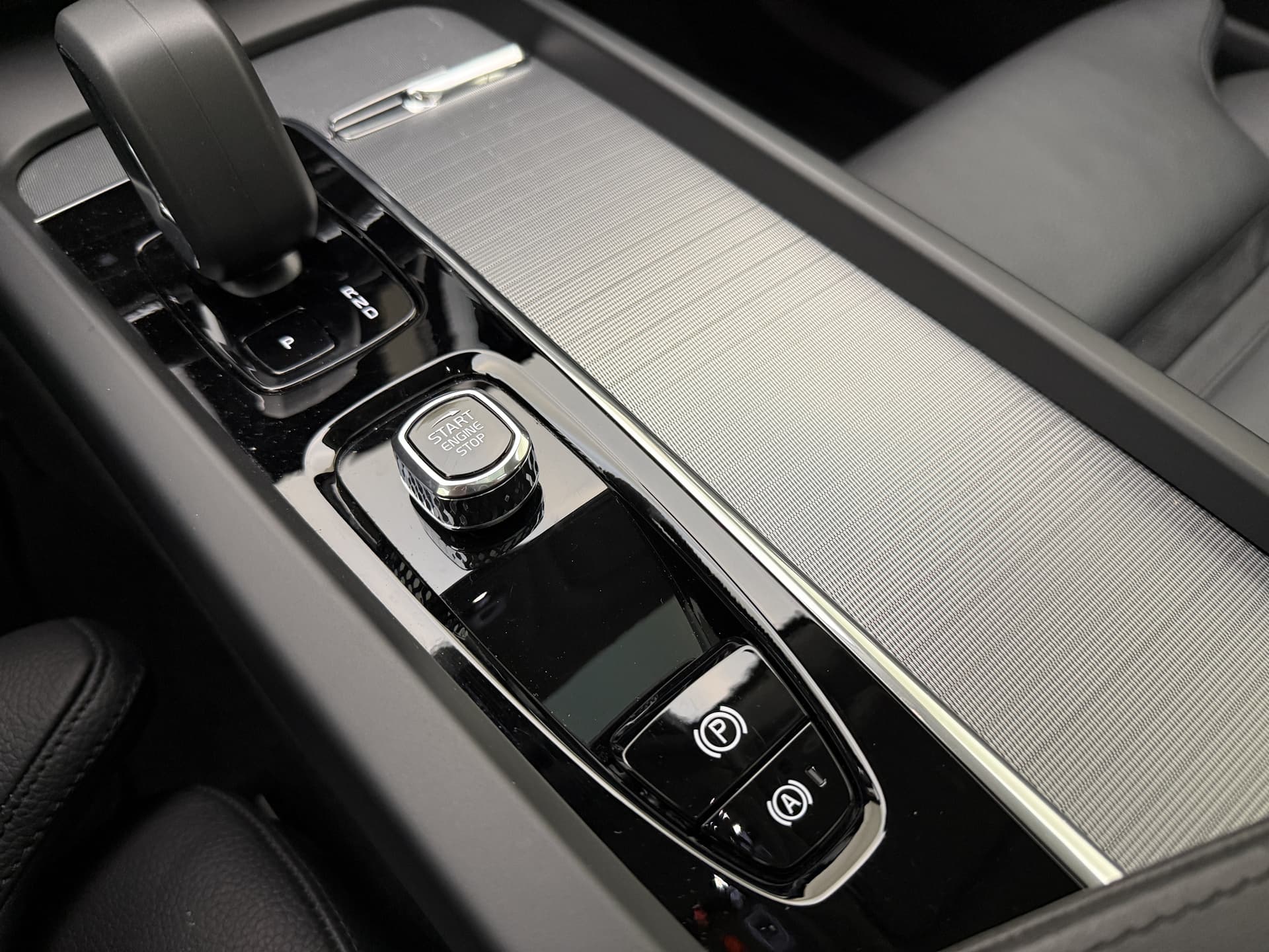 Volvo XC60 T6 Plug-in hybrid AWD Ultimate Dark / 20 '' Velgen / Head-up Display / Blis / Semi elektrisch trekhaak / thumbnail 41