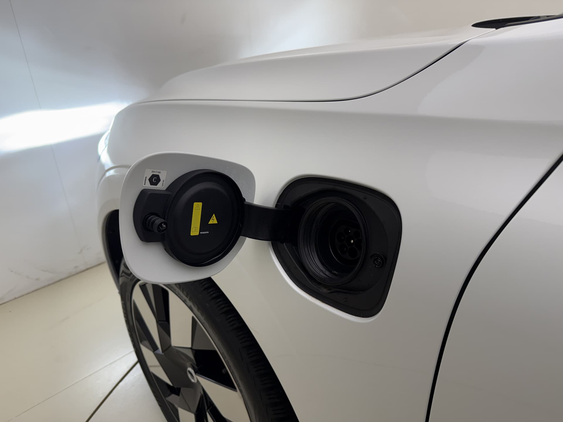 Volvo XC60 T6 Plug-in hybrid AWD Ultimate Dark / 20 '' Velgen / Head-up Display / Blis / Semi elektrisch trekhaak / thumbnail 45