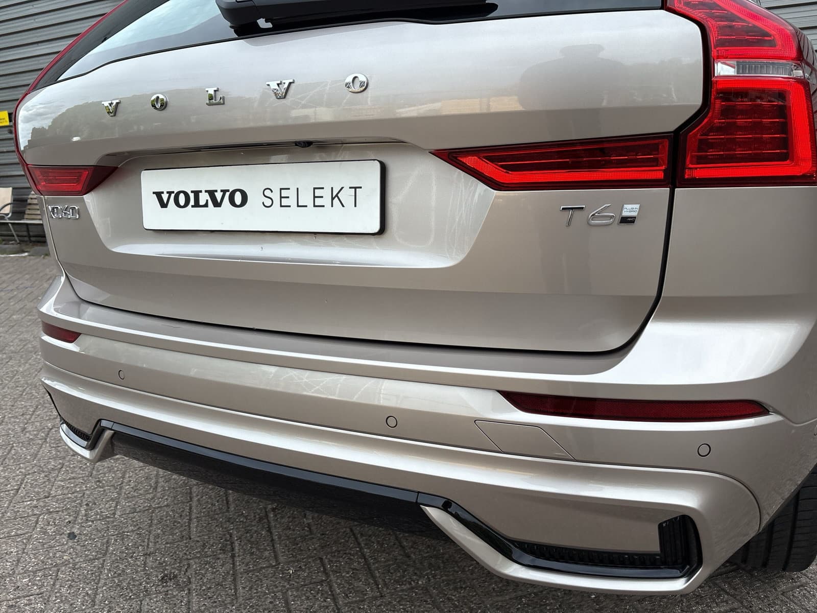 Volvo XC60 T6 Plug-in hybrid AWD Ultra Dark / Harman/Kardon / Trekhaak / Panorama dak / Rondomzichtcamera / thumbnail 5