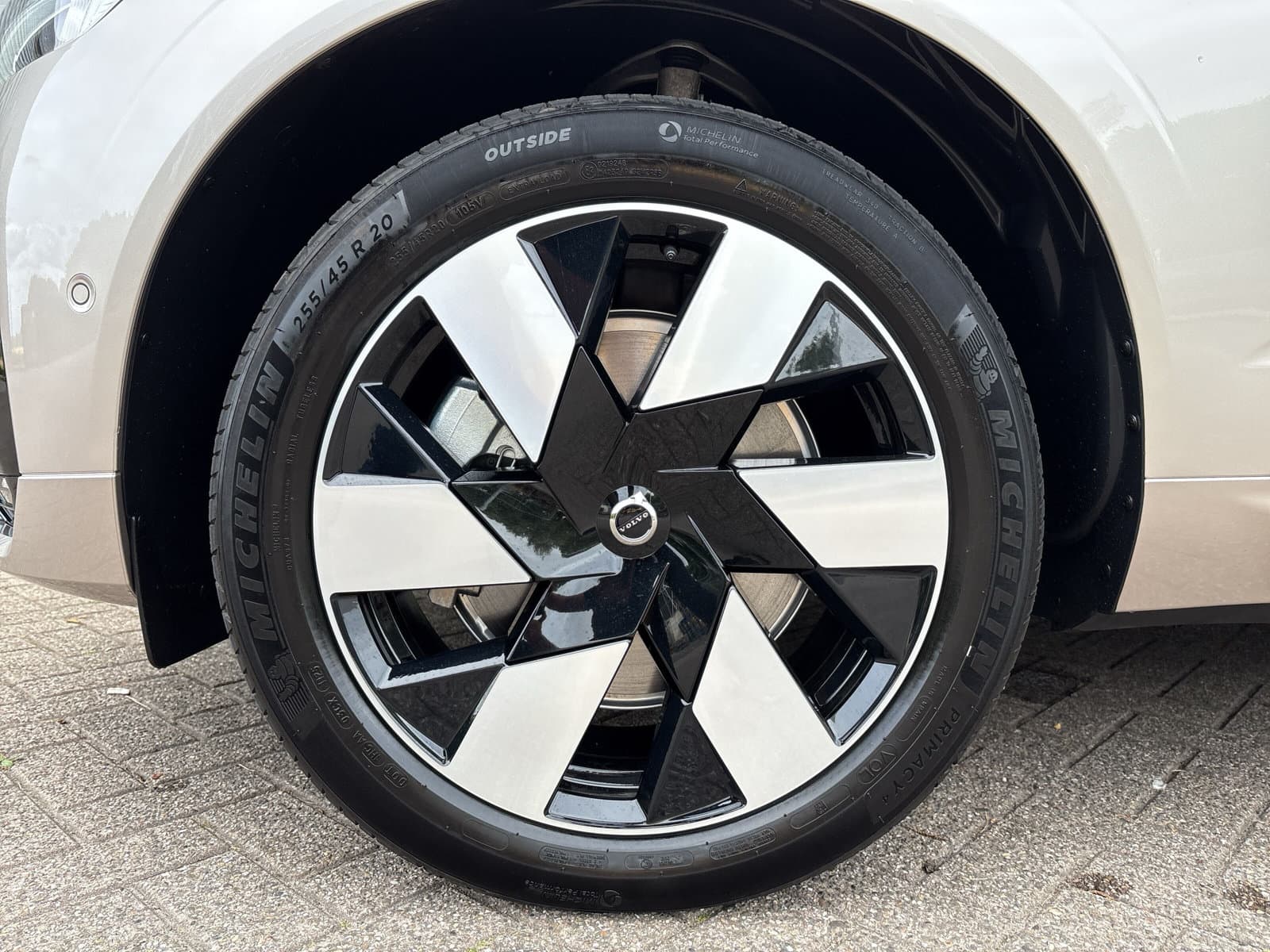 Volvo XC60 T6 Plug-in hybrid AWD Ultra Dark / Harman/Kardon / Trekhaak / Panorama dak / Rondomzichtcamera / thumbnail 6