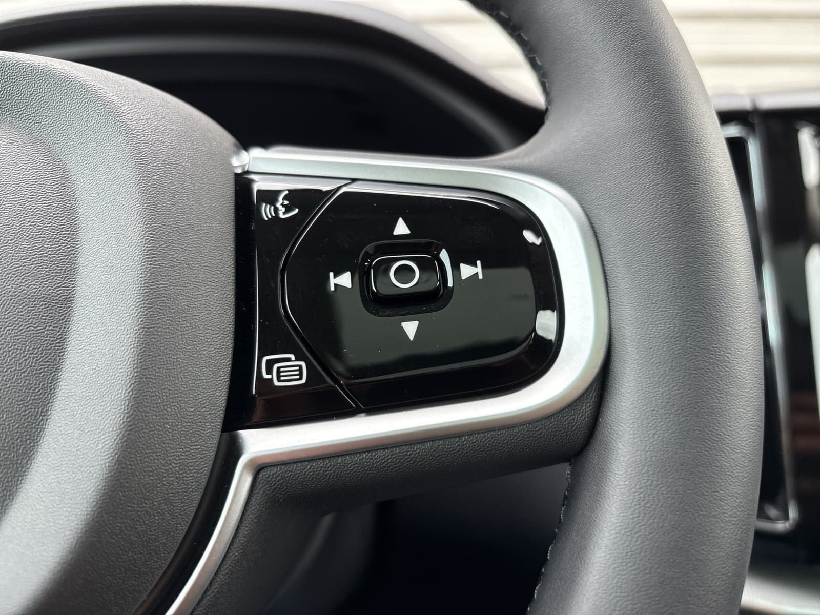 Volvo XC60 T6 Plug-in hybrid AWD Ultra Dark / Harman/Kardon / Trekhaak / Panorama dak / Rondomzichtcamera / thumbnail 21