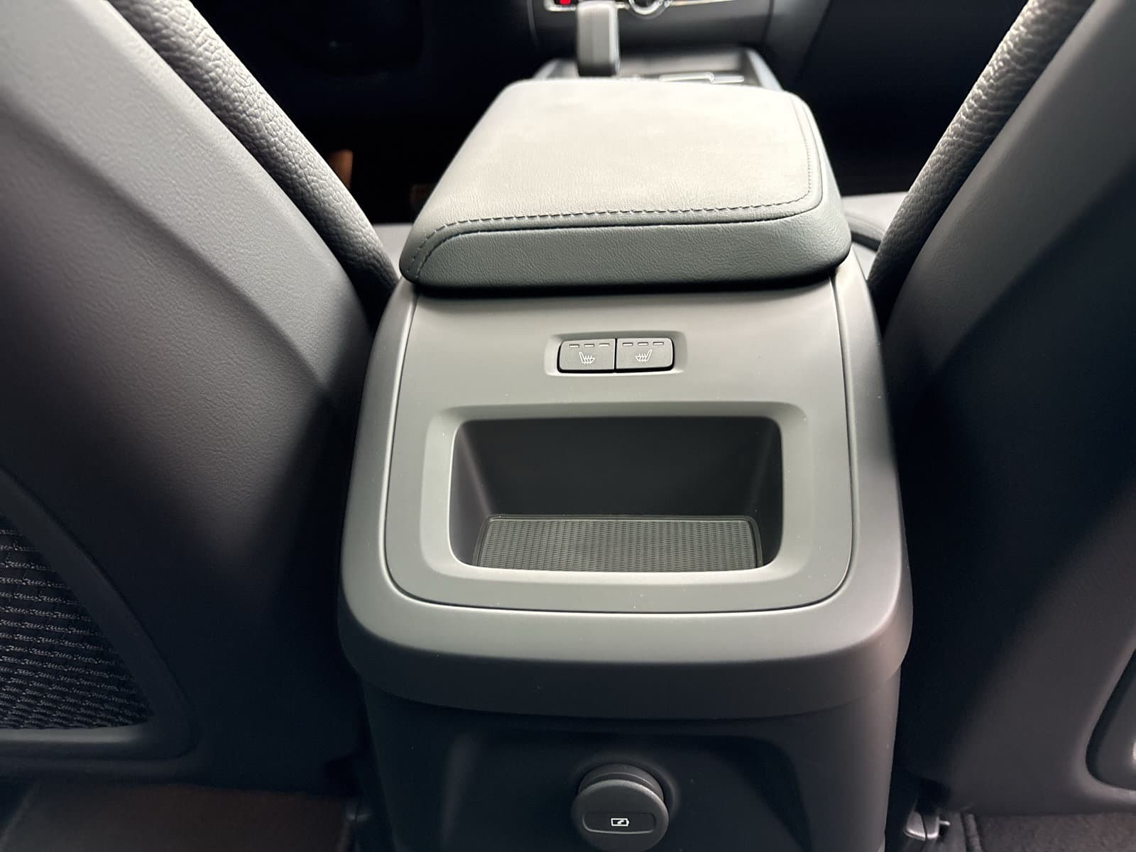 Volvo XC60 T6 Plug-in hybrid AWD Ultra Dark / Harman/Kardon / Trekhaak / Panorama dak / Rondomzichtcamera / thumbnail 24