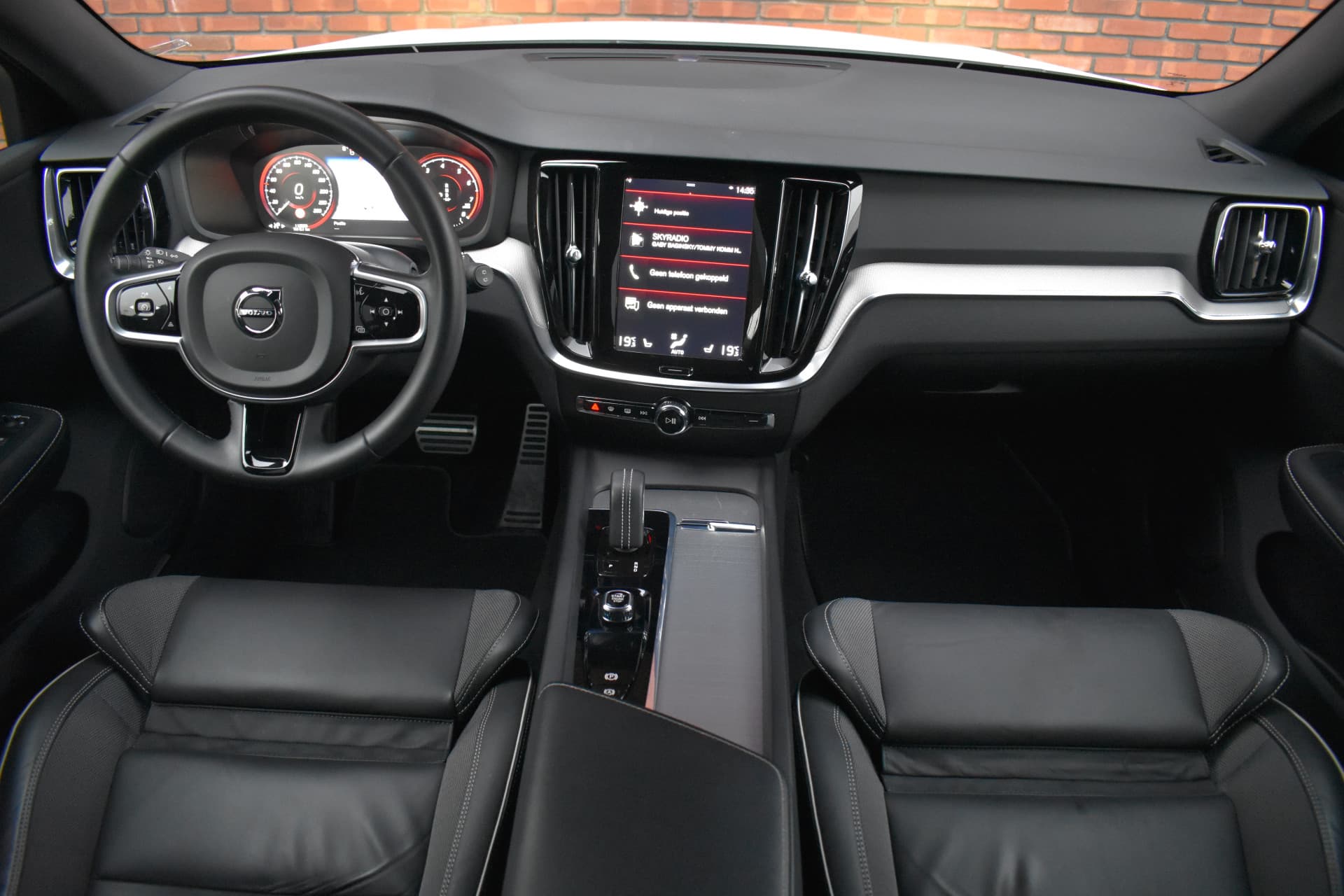 Volvo V60 B4 211PK Plus Dark thumbnail 14