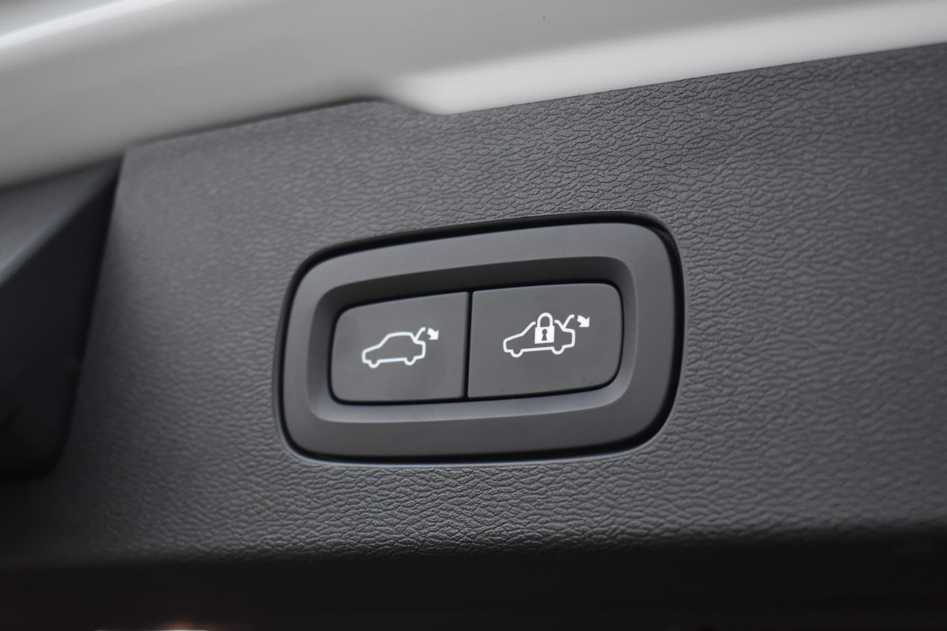 Volvo V60 B4 211PK Plus Dark thumbnail 24