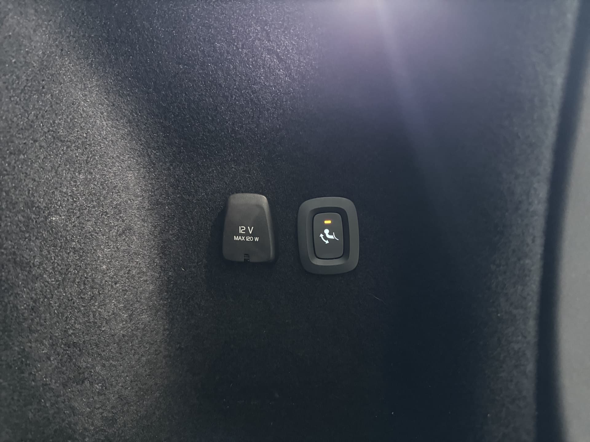 Volvo V60 B4 Automaat Plus Dark / Standkachel / Stoel/- stuurverwarming / Keyles entry / Trekhaak / Camera / thumbnail 12