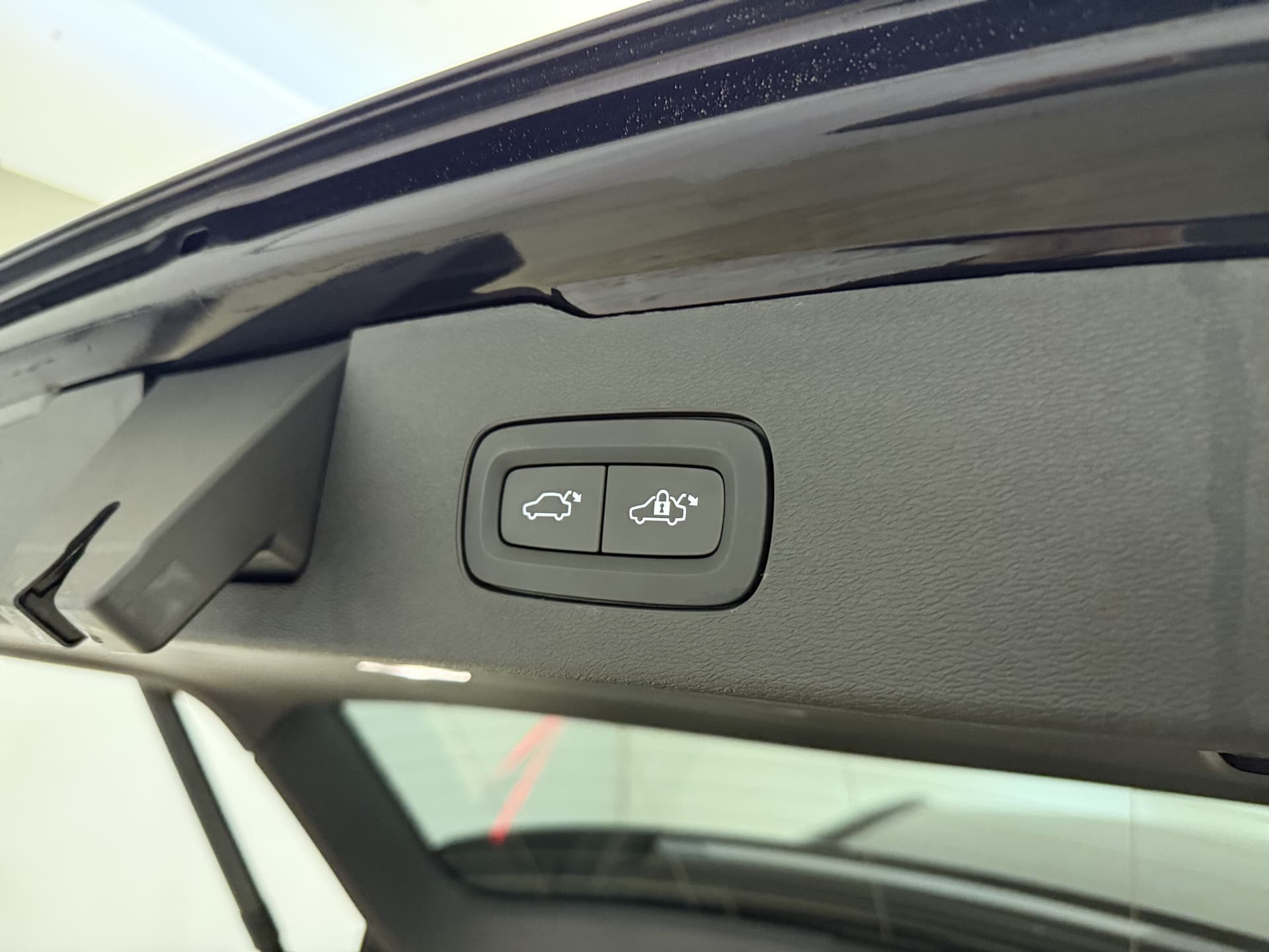 Volvo V60 B4 Automaat Plus Dark / Standkachel / Stoel/- stuurverwarming / Keyles entry / Trekhaak / Camera / thumbnail 15