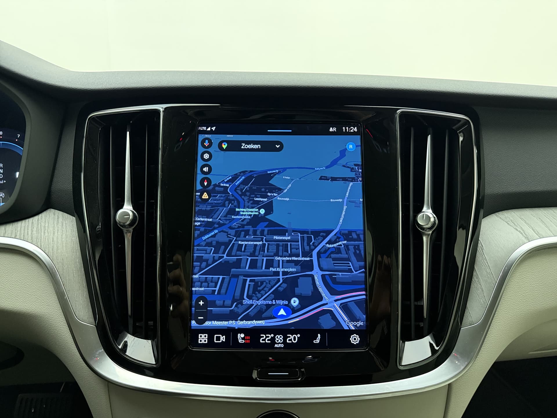 Volvo V60 B4 Automaat Plus Dark / Standkachel / Stoel/- stuurverwarming / Keyles entry / Trekhaak / Camera / thumbnail 28