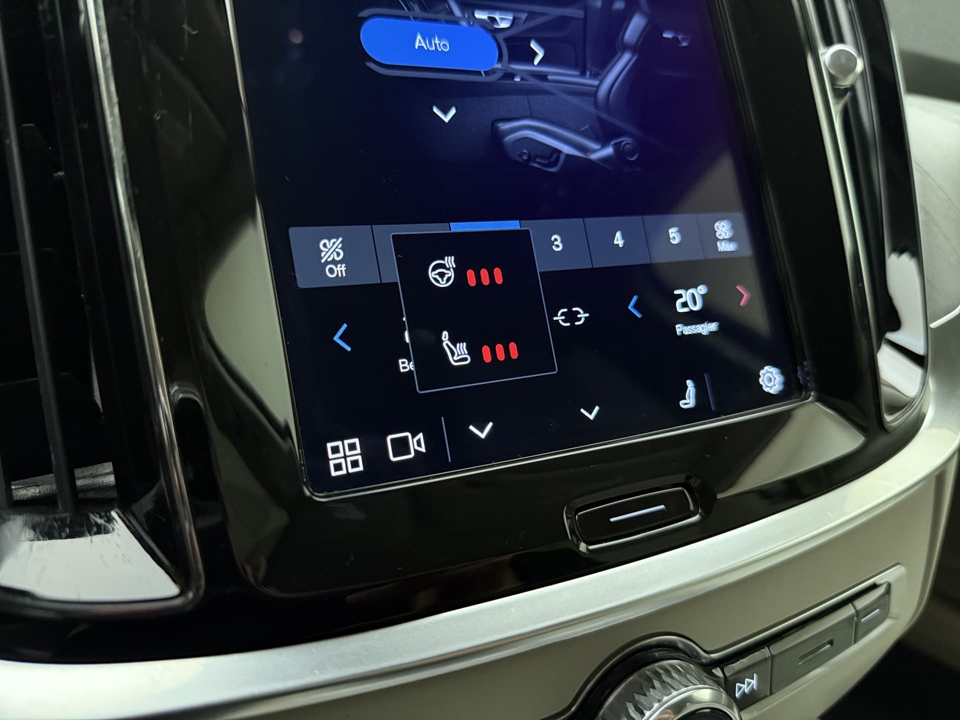 Volvo V60 B4 Automaat Plus Dark / Standkachel / Stoel/- stuurverwarming / Keyles entry / Trekhaak / Camera / thumbnail 31