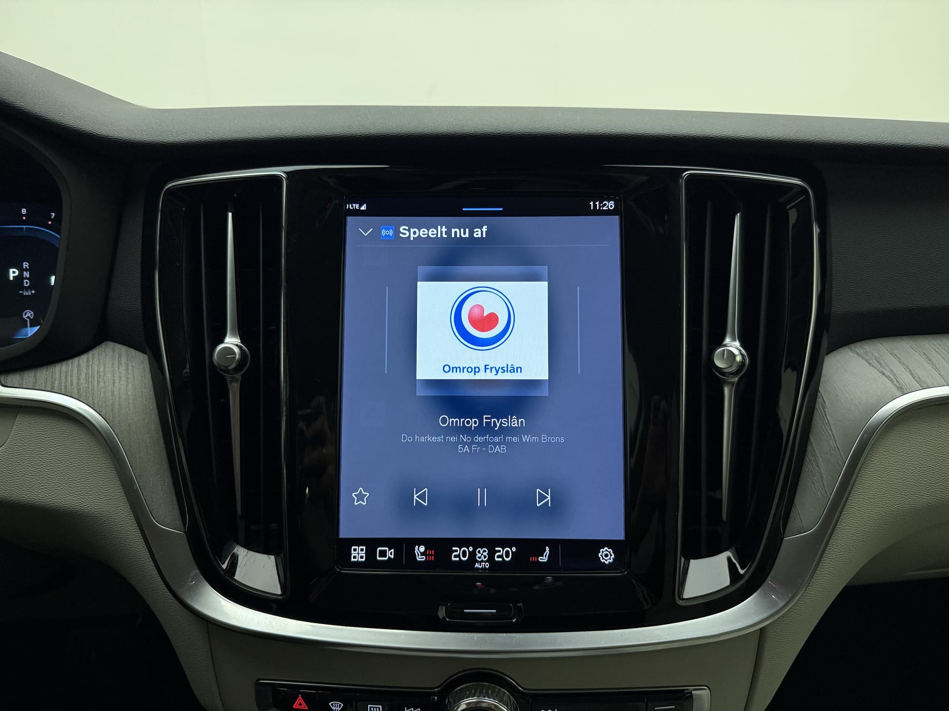 Volvo V60 B4 Automaat Plus Dark / Standkachel / Stoel/- stuurverwarming / Keyles entry / Trekhaak / Camera / thumbnail 34