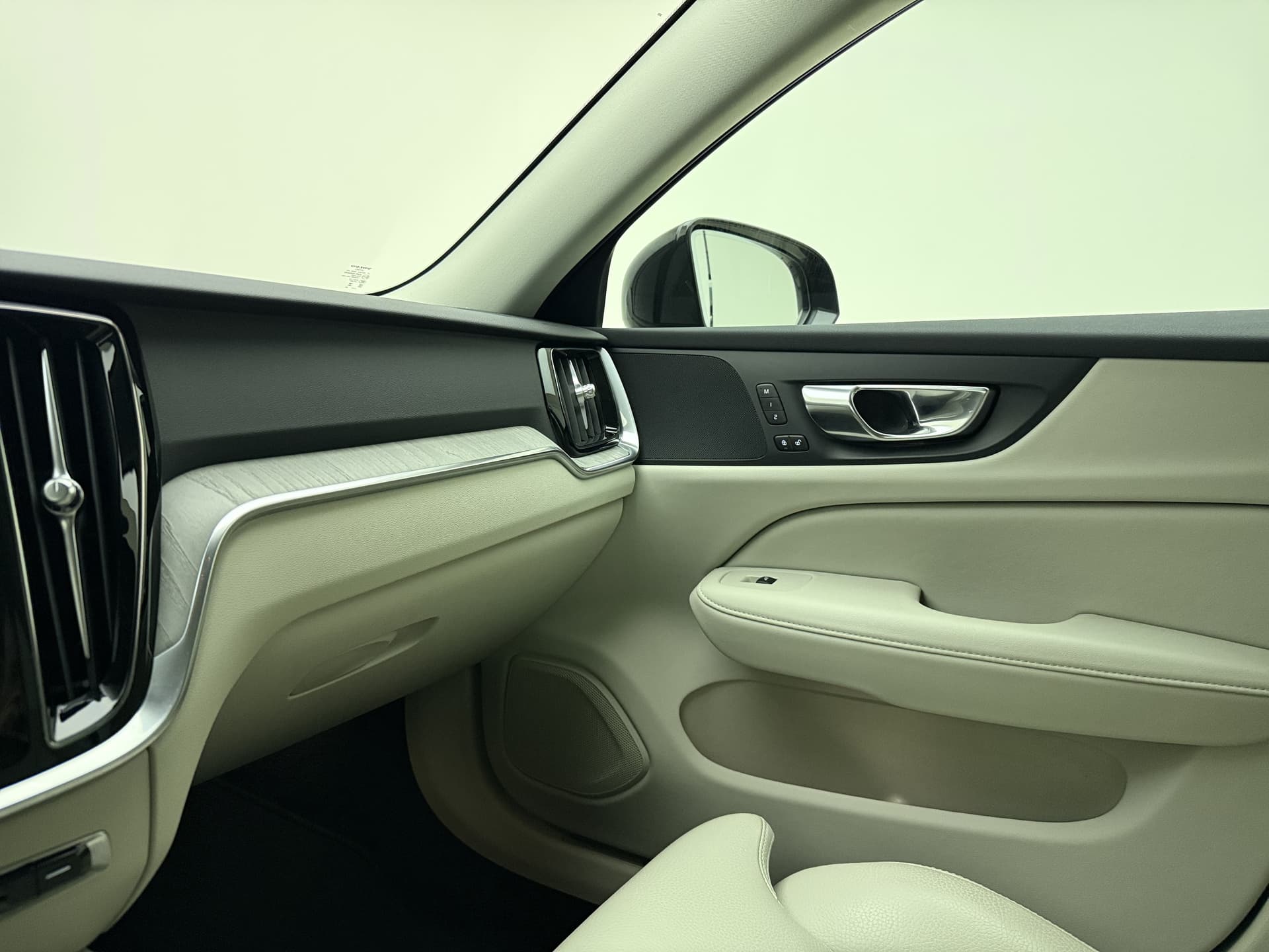 Volvo V60 B4 Automaat Plus Dark / Standkachel / Stoel/- stuurverwarming / Keyles entry / Trekhaak / Camera / thumbnail 40