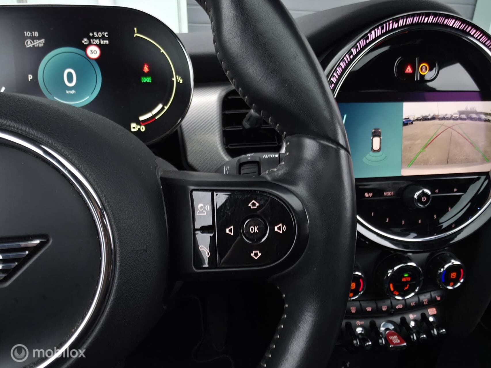 MINI Cooper thumbnail 16