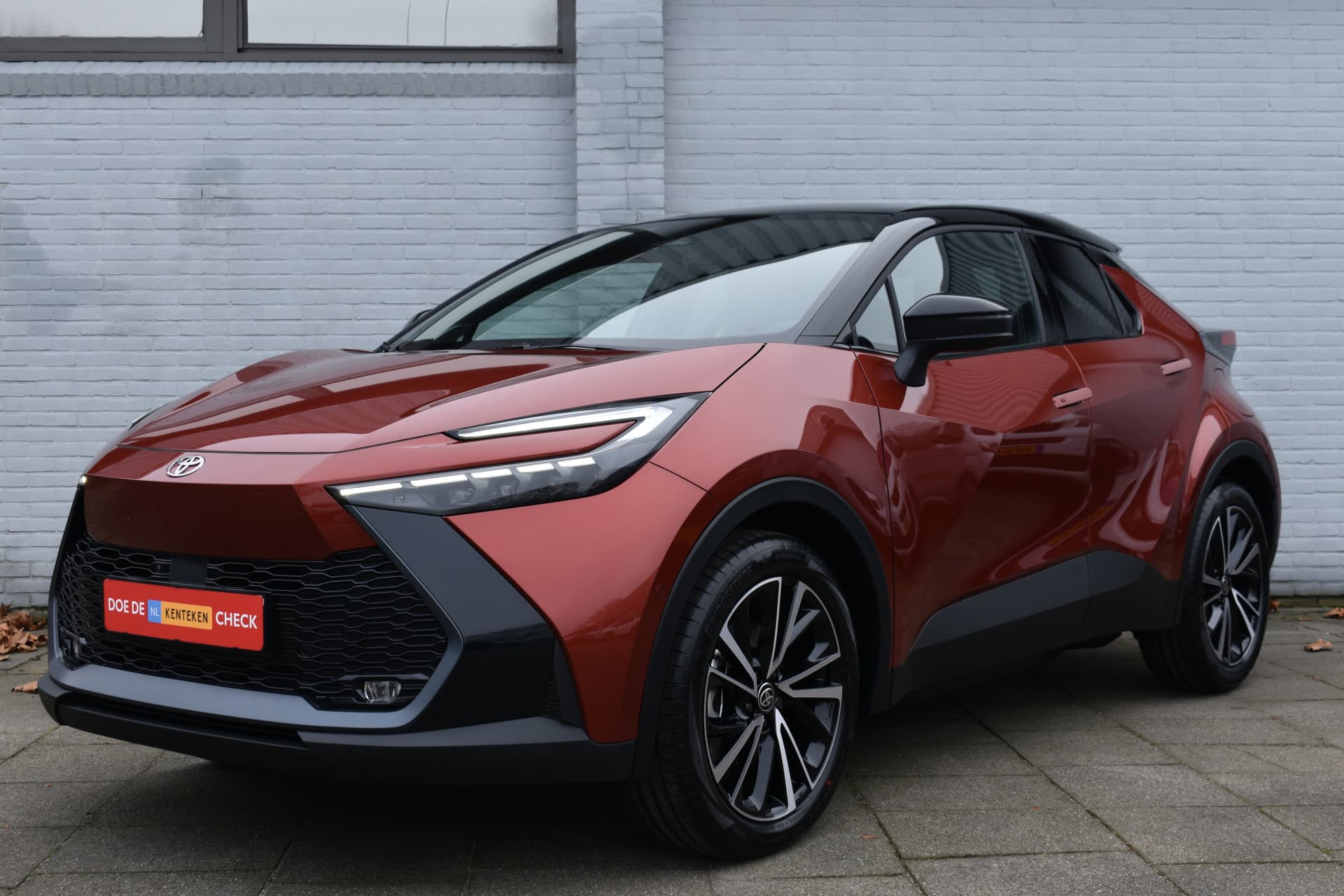 Toyota C-HR 2.0 Plug-in Hybrid 220 Executive Automaat 223pk