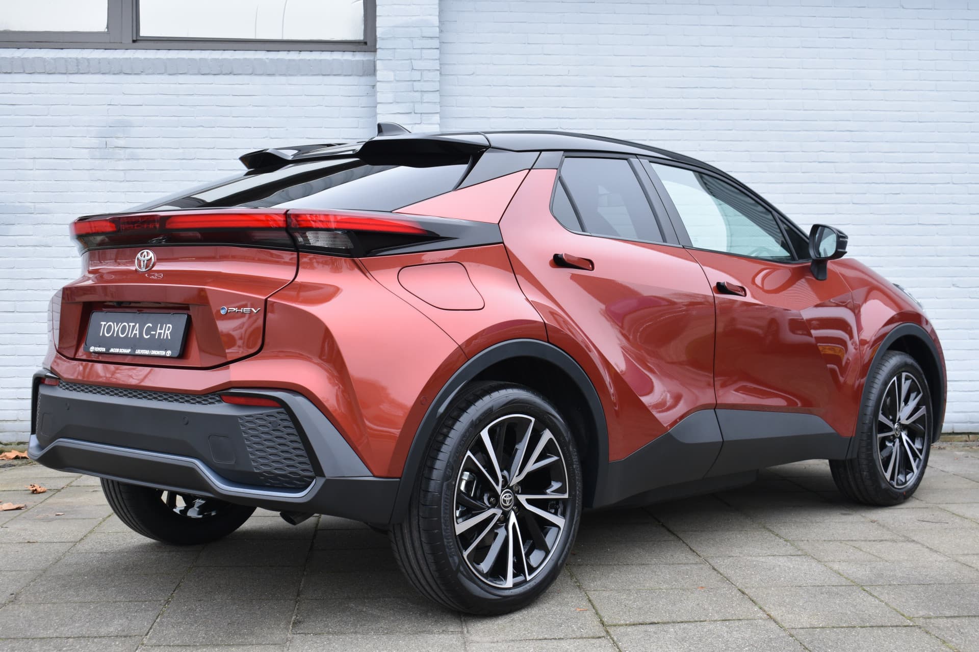 Toyota C-HR 2.0 Plug-in Hybrid 220 Executive Automaat 223pk thumbnail 3