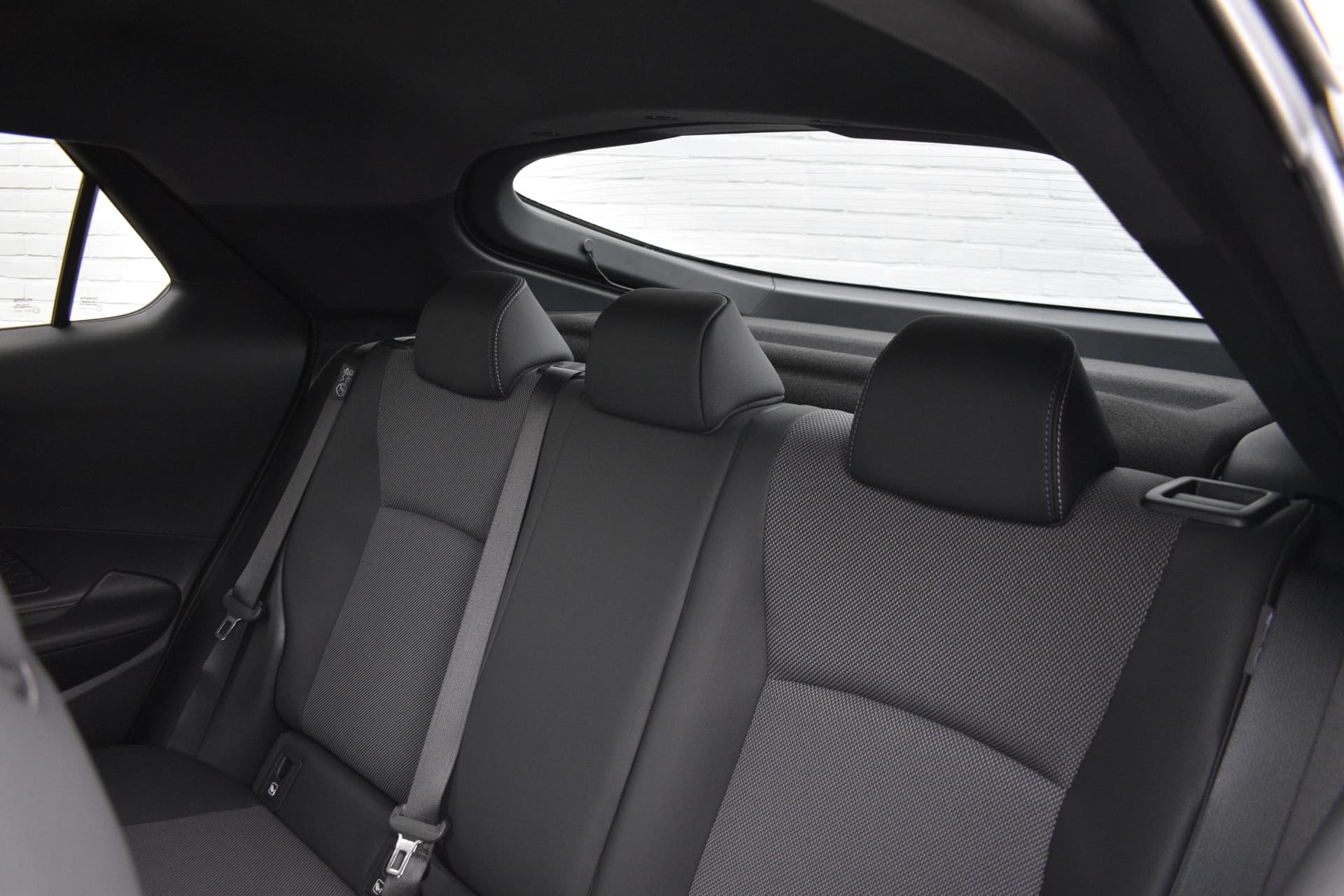 Toyota C-HR 2.0 Plug-in Hybrid 220 Executive Automaat 223pk thumbnail 16