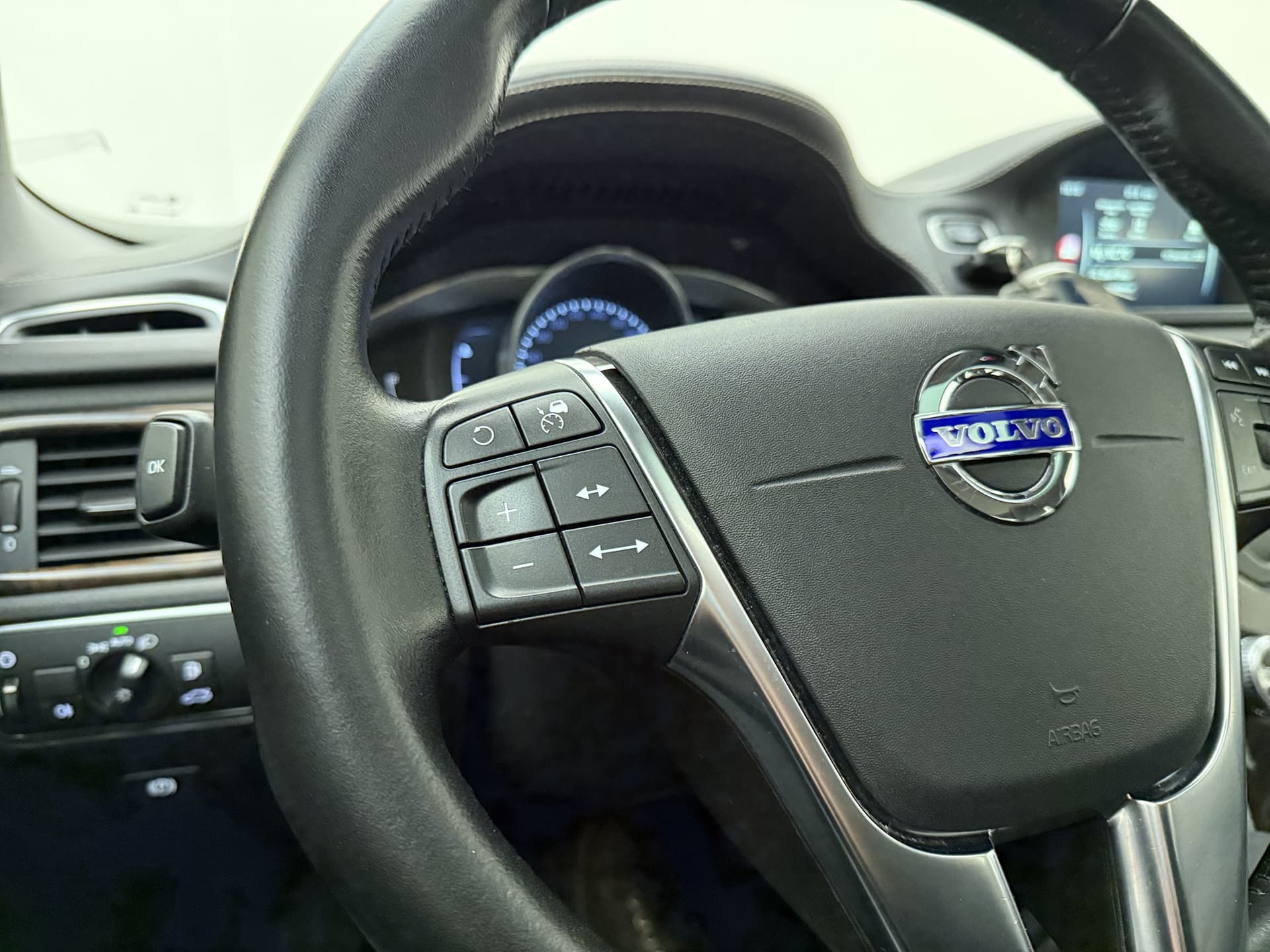 Volvo XC70 T5 Polar+ INSCRIPTION / FULL-OPTIONS / ADAPTIVE CRUISE / NIVOMAT / CAMERA / TREKHAAK thumbnail 19