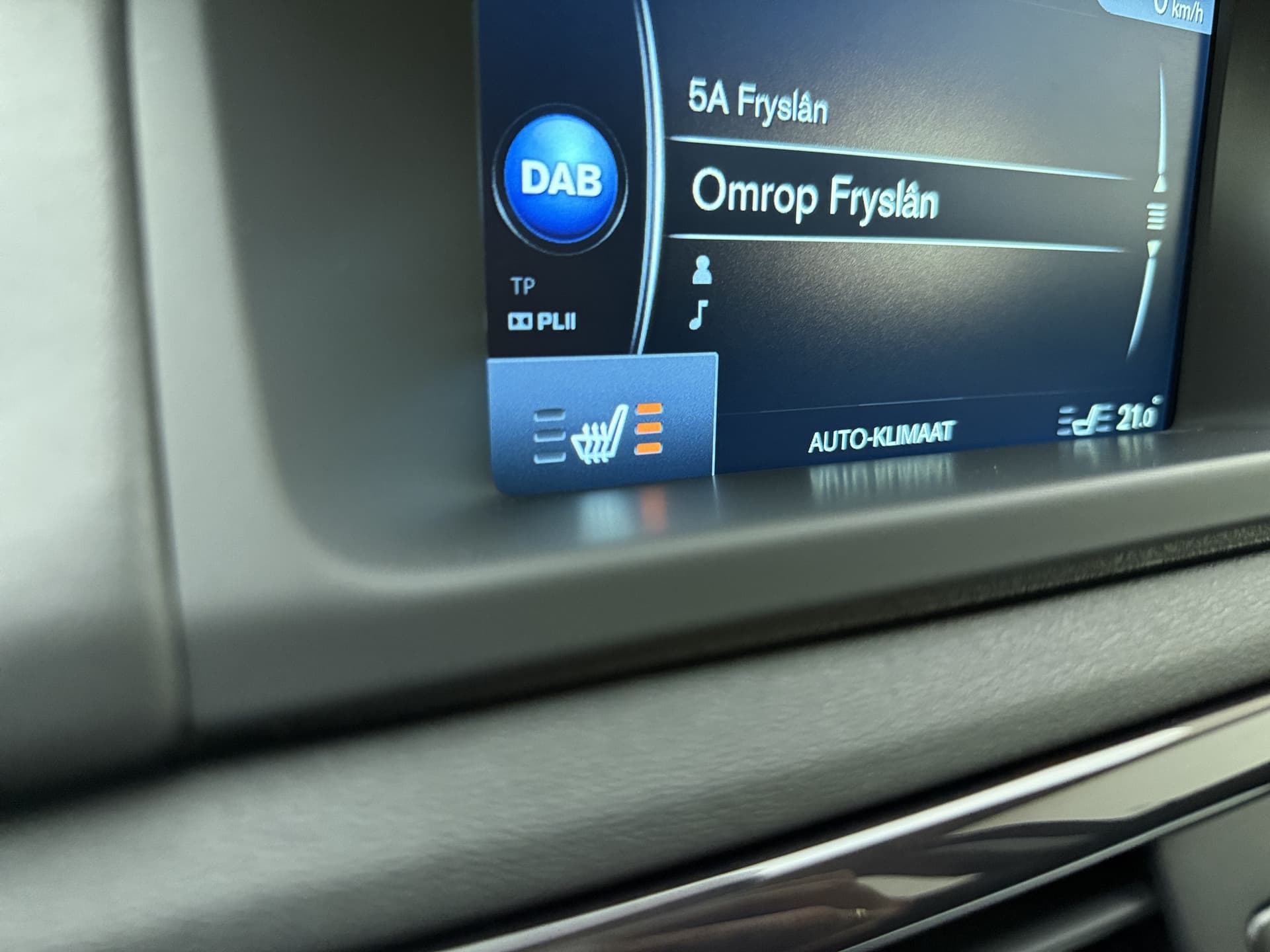 Volvo XC70 T5 Polar+ INSCRIPTION / FULL-OPTIONS / ADAPTIVE CRUISE / NIVOMAT / CAMERA / TREKHAAK thumbnail 30