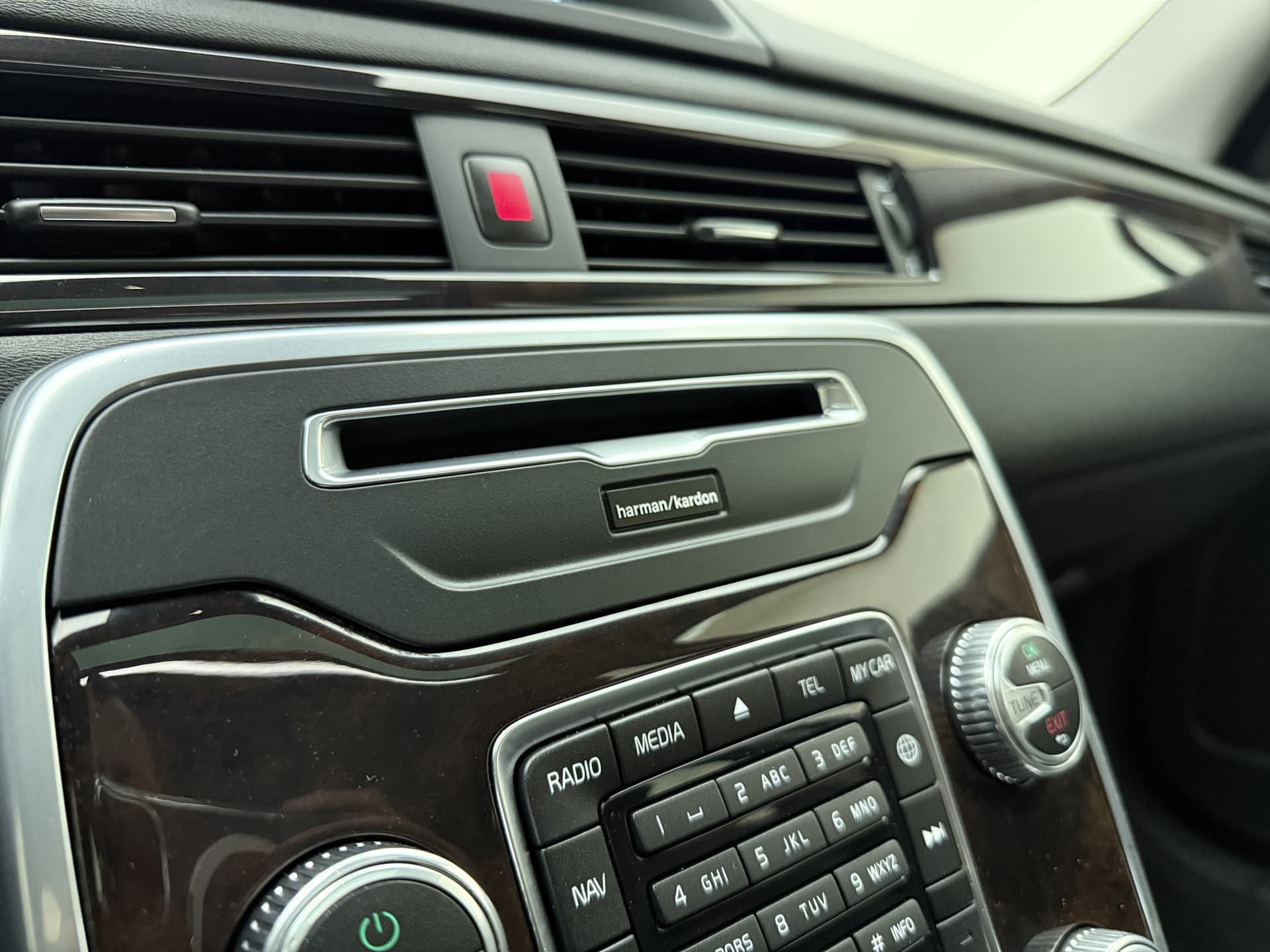 Volvo XC70 T5 Polar+ INSCRIPTION / FULL-OPTIONS / ADAPTIVE CRUISE / NIVOMAT / CAMERA / TREKHAAK thumbnail 35