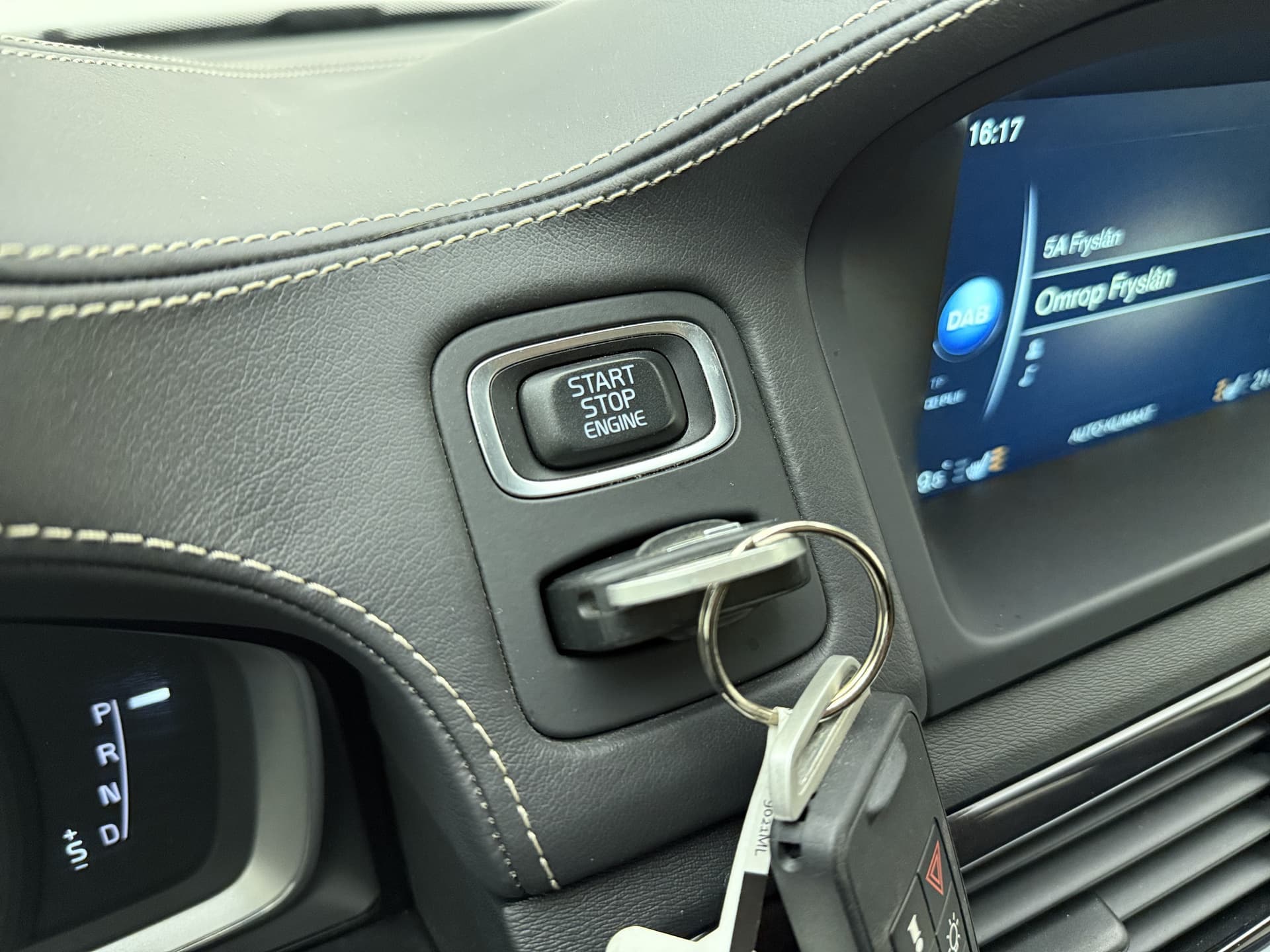 Volvo XC70 T5 Polar+ INSCRIPTION / FULL-OPTIONS / ADAPTIVE CRUISE / NIVOMAT / CAMERA / TREKHAAK thumbnail 37