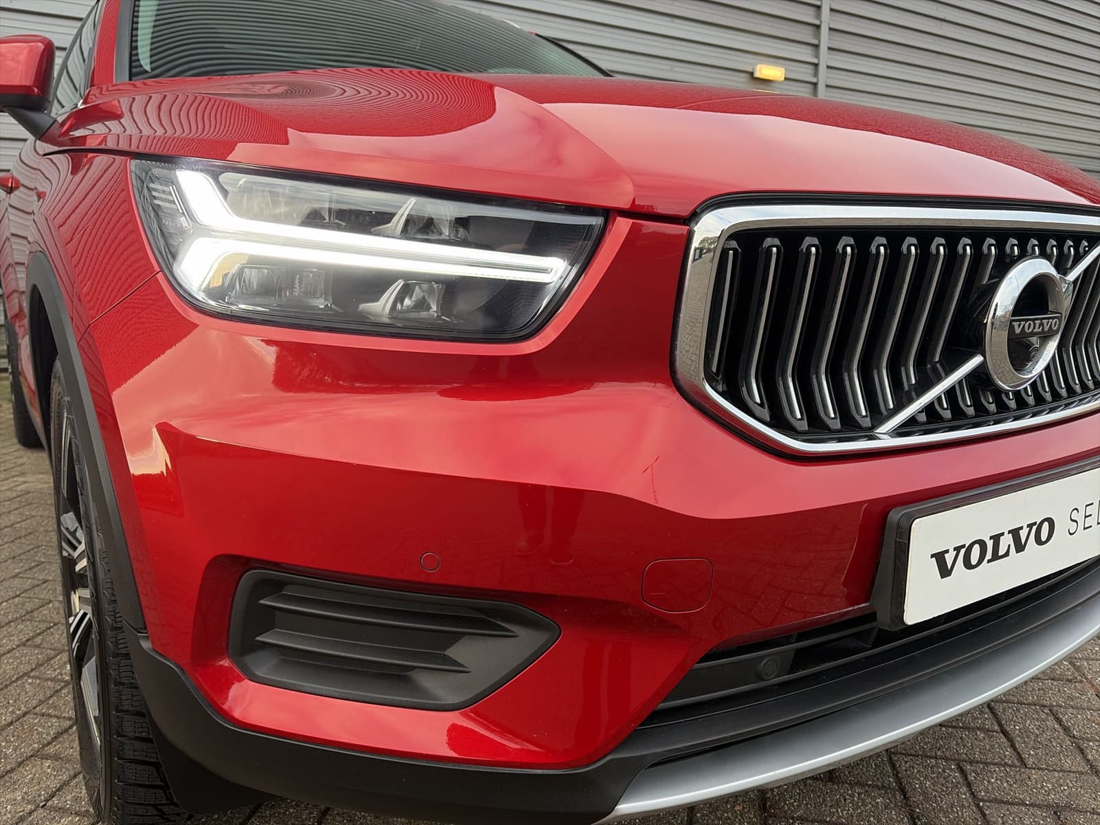 Volvo XC40 1.5 T4 Recharge Inscription / 19" Velgen / glazen panoramisch schuif-/kanteldak / Leder bekleding / thumbnail 4