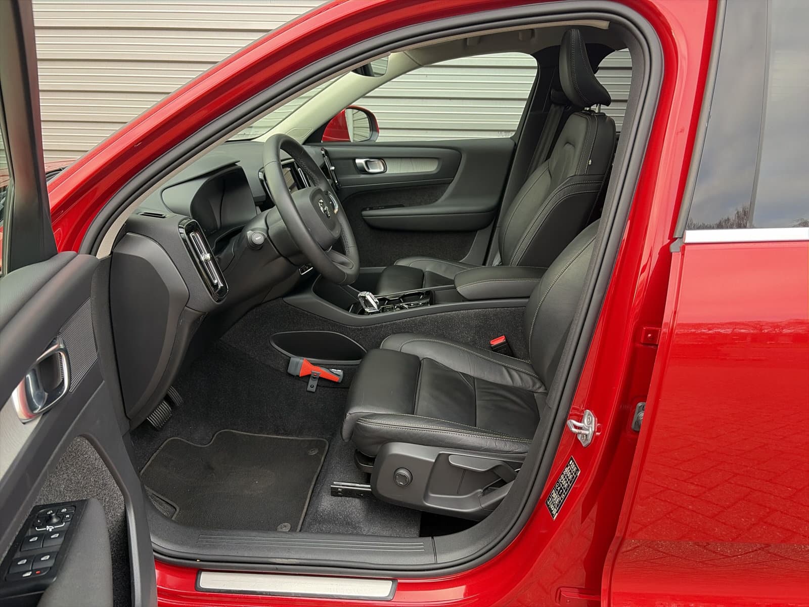 Volvo XC40 1.5 T4 Recharge Inscription / 19" Velgen / glazen panoramisch schuif-/kanteldak / Leder bekleding / thumbnail 8