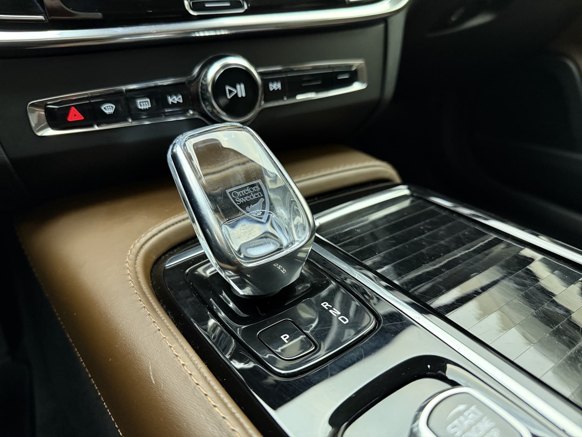 Volvo V90 T8 390pk AWD Inscription / Luchtvering / Bowers&Wilkins Audio / Dubbel glas / 360 Camera / El. Trekhaak / DAB / El. Stoelen / Keyless / Adapt. Cruise / BLIS / Leder thumbnail 39