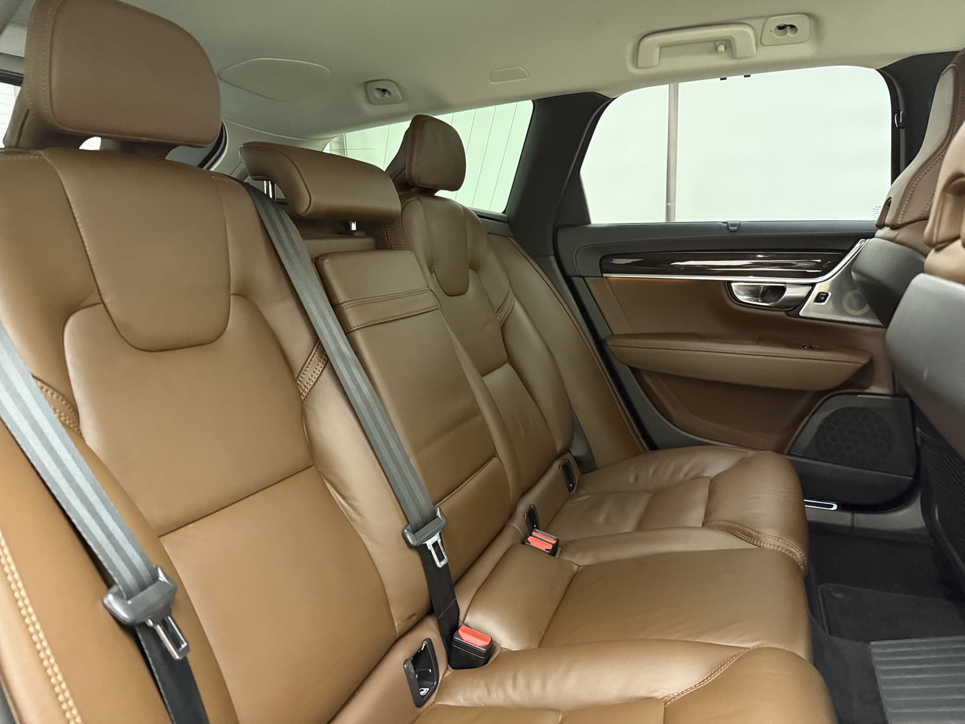 Volvo V90 T8 390pk AWD Inscription / Luchtvering / Bowers&Wilkins Audio / Dubbel glas / 360 Camera / El. Trekhaak / DAB / El. Stoelen / Keyless / Adapt. Cruise / BLIS / Leder thumbnail 6