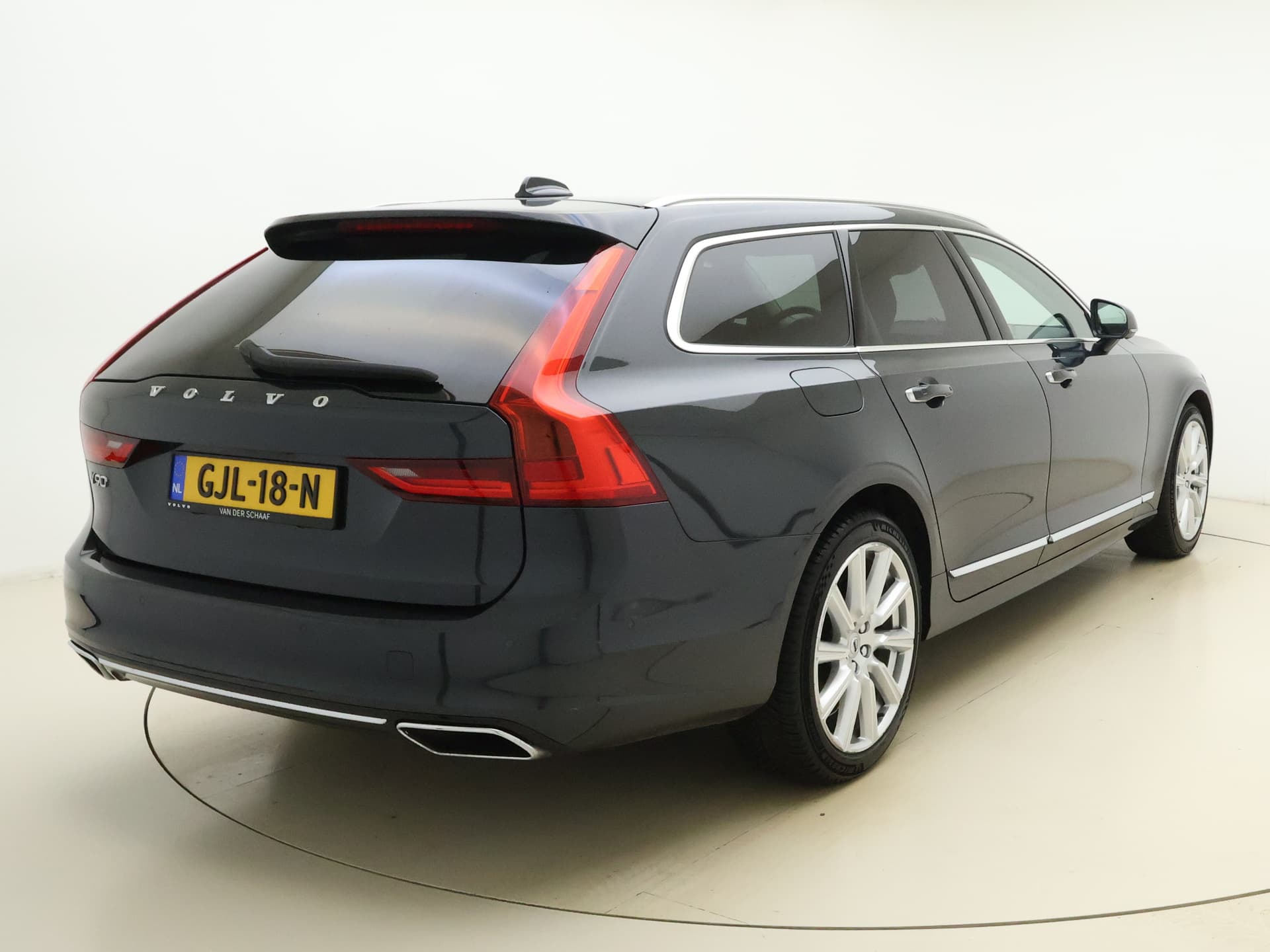 Volvo V90 T8 390pk AWD Inscription / Luchtvering / Bowers&Wilkins Audio / Dubbel glas / 360 Camera / El. Trekhaak / DAB / El. Stoelen / Keyless / Adapt. Cruise / BLIS / Leder thumbnail 9