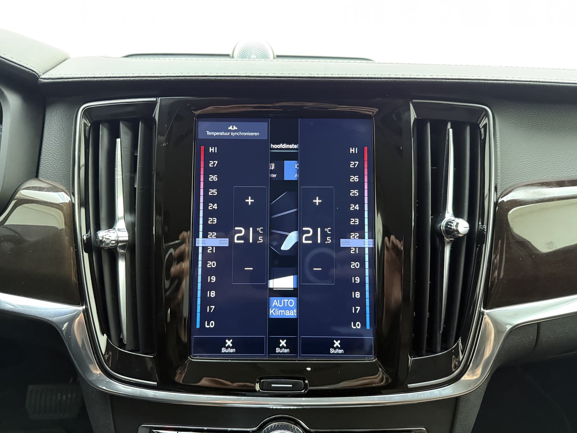 Volvo V90 T8 390pk AWD Inscription / Luchtvering / Bowers&Wilkins Audio / Dubbel glas / 360 Camera / El. Trekhaak / DAB / El. Stoelen / Keyless / Adapt. Cruise / BLIS / Leder thumbnail 16