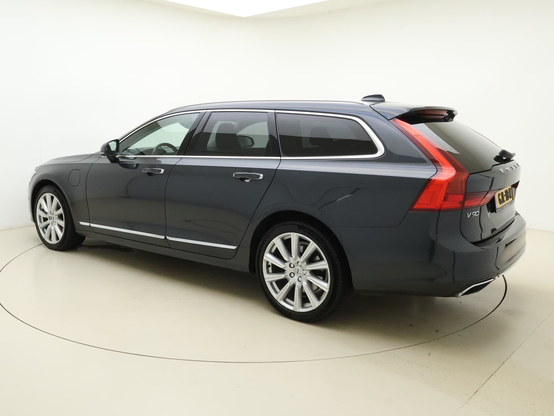 Volvo V90 T8 390pk AWD Inscription / Luchtvering / Bowers&Wilkins Audio / Dubbel glas / 360 Camera / El. Trekhaak / DAB / El. Stoelen / Keyless / Adapt. Cruise / BLIS / Leder thumbnail 24