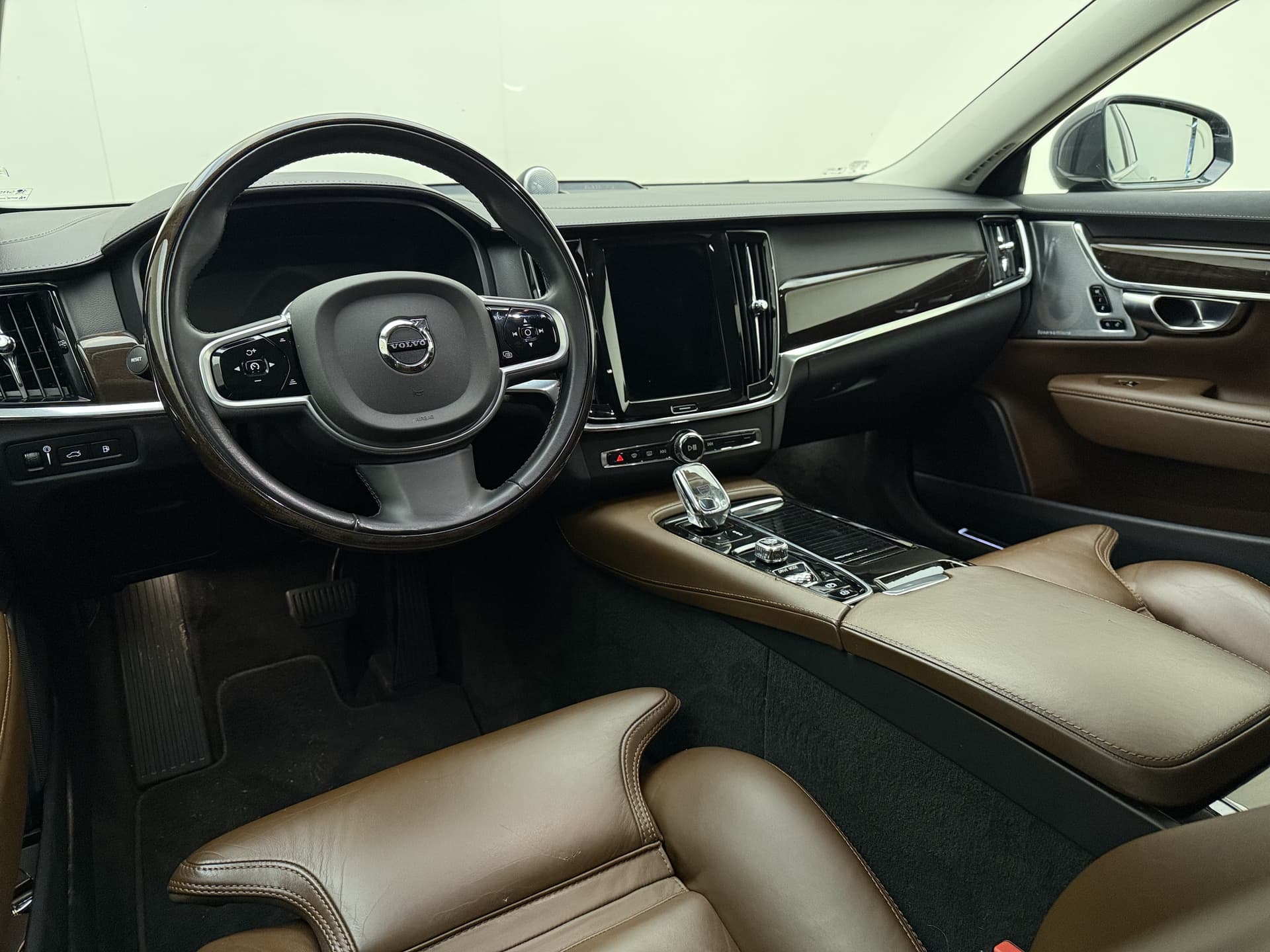 Volvo V90 T8 390pk AWD Inscription / Luchtvering / Bowers&Wilkins Audio / Dubbel glas / 360 Camera / El. Trekhaak / DAB / El. Stoelen / Keyless / Adapt. Cruise / BLIS / Leder thumbnail 29