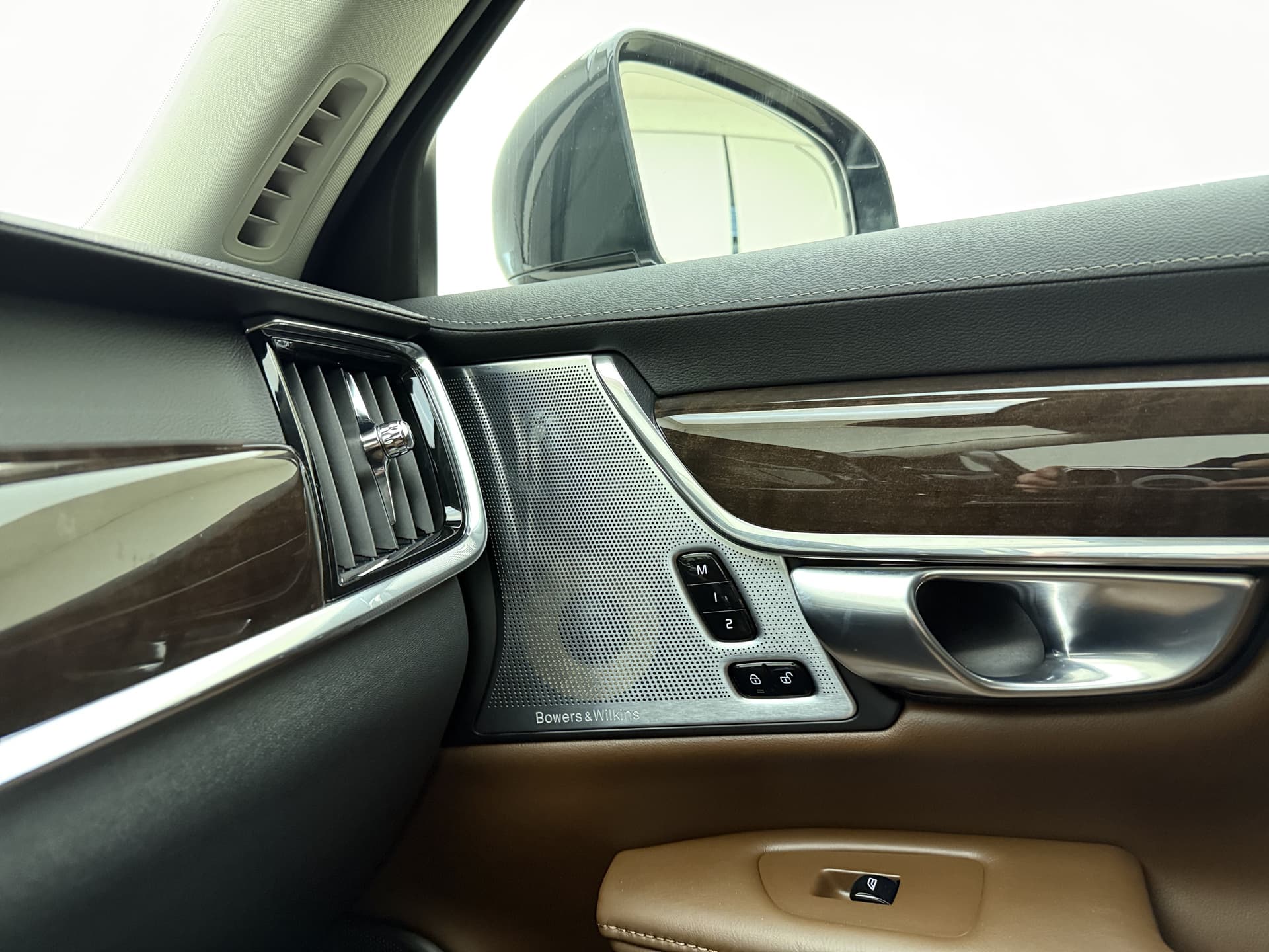 Volvo V90 T8 390pk AWD Inscription / Luchtvering / Bowers&Wilkins Audio / Dubbel glas / 360 Camera / El. Trekhaak / DAB / El. Stoelen / Keyless / Adapt. Cruise / BLIS / Leder thumbnail 31