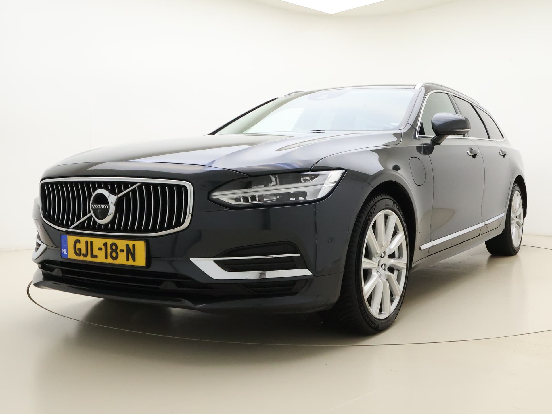 Volvo V90 T8 390pk AWD Inscription / Luchtvering / Bowers&Wilkins Audio / Dubbel glas / 360 Camera / El. Trekhaak / DAB / El. Stoelen / Keyless / Adapt. Cruise / BLIS / Leder thumbnail 32