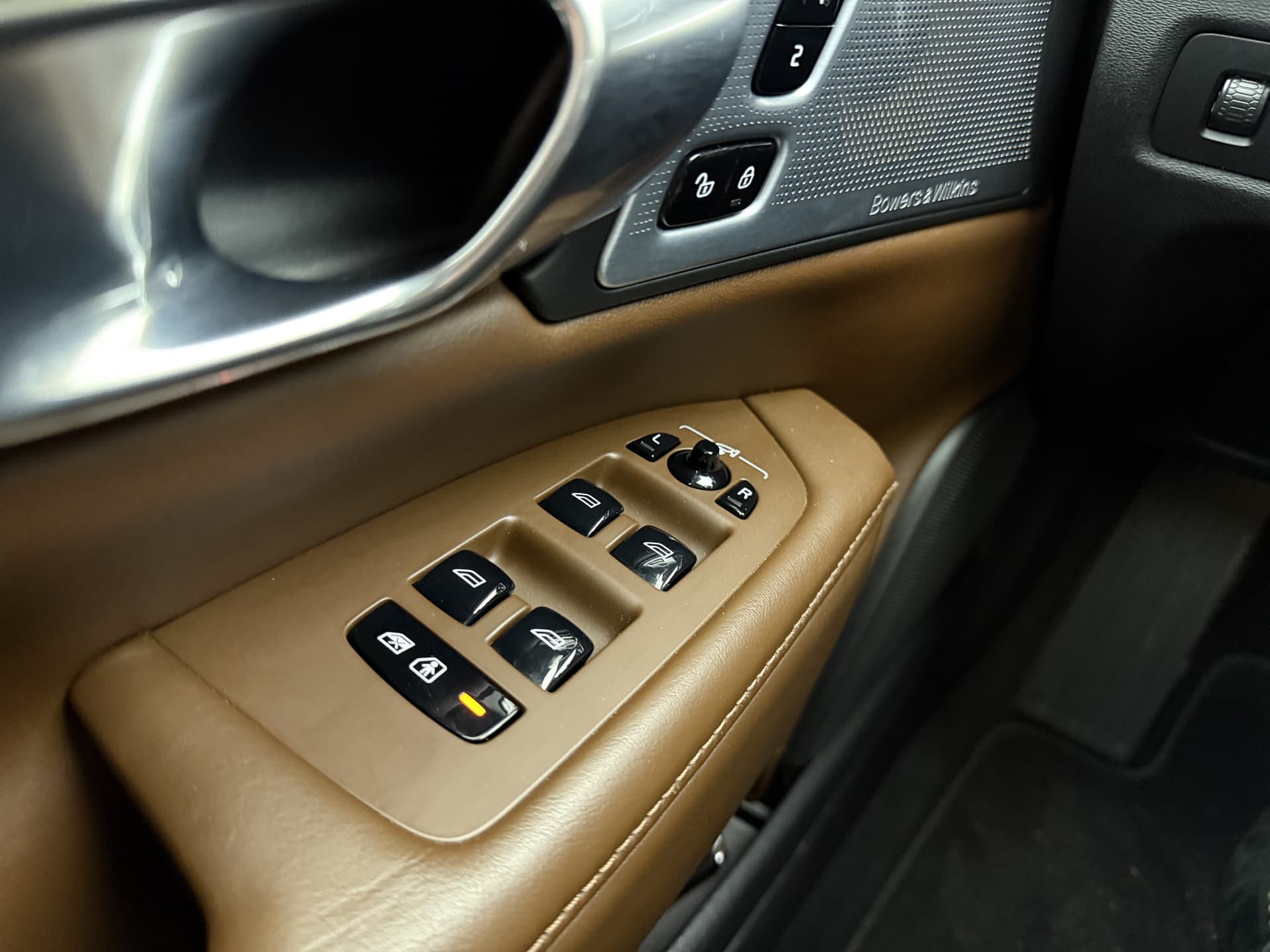 Volvo V90 T8 390pk AWD Inscription / Luchtvering / Bowers&Wilkins Audio / Dubbel glas / 360 Camera / El. Trekhaak / DAB / El. Stoelen / Keyless / Adapt. Cruise / BLIS / Leder thumbnail 34