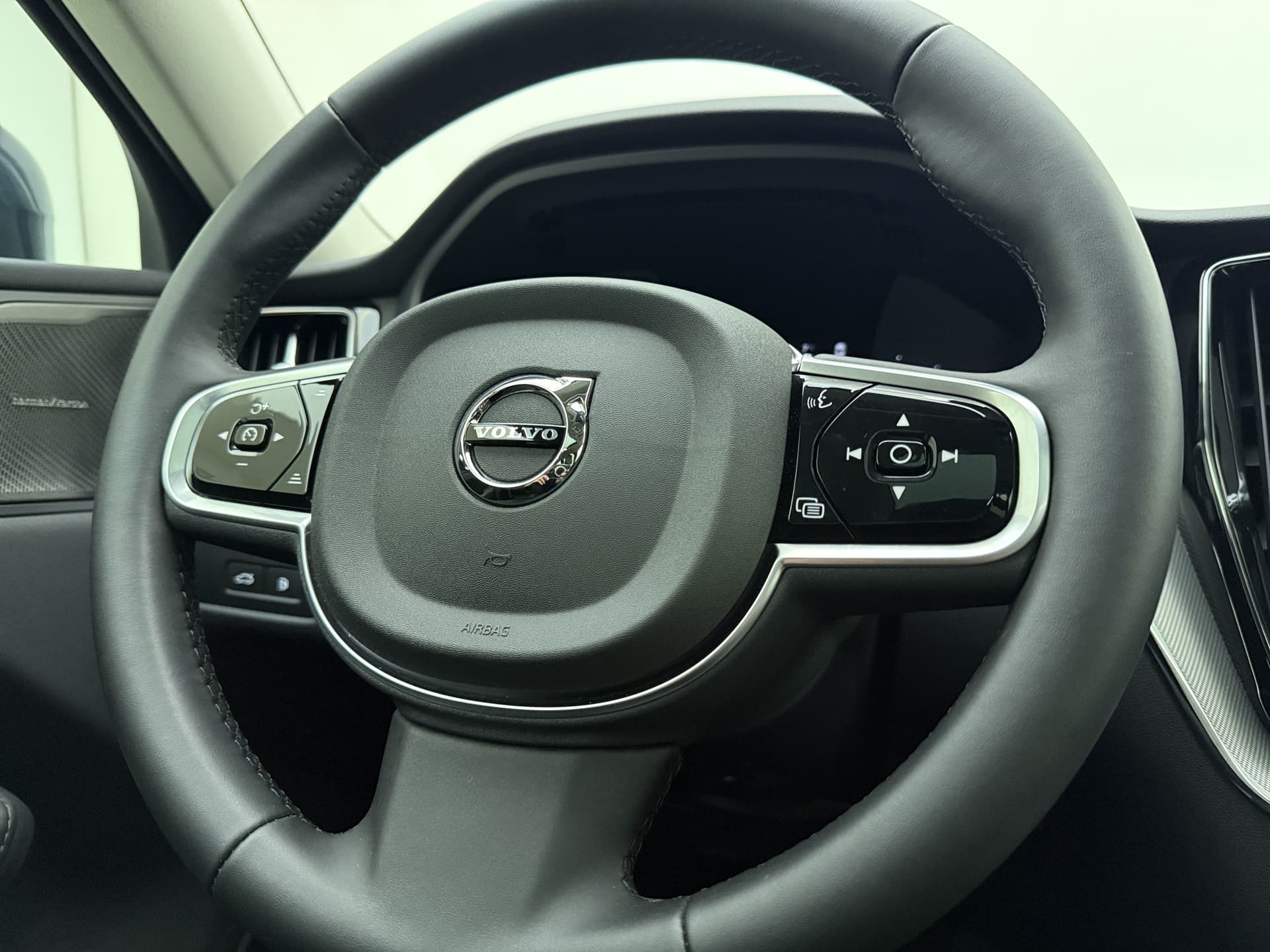 Volvo XC60 T6 350pk AWD Plus Bright / Harman Kardon audio / Camera rondom / Elektrisch verstelbare stoelen / thumbnail 23