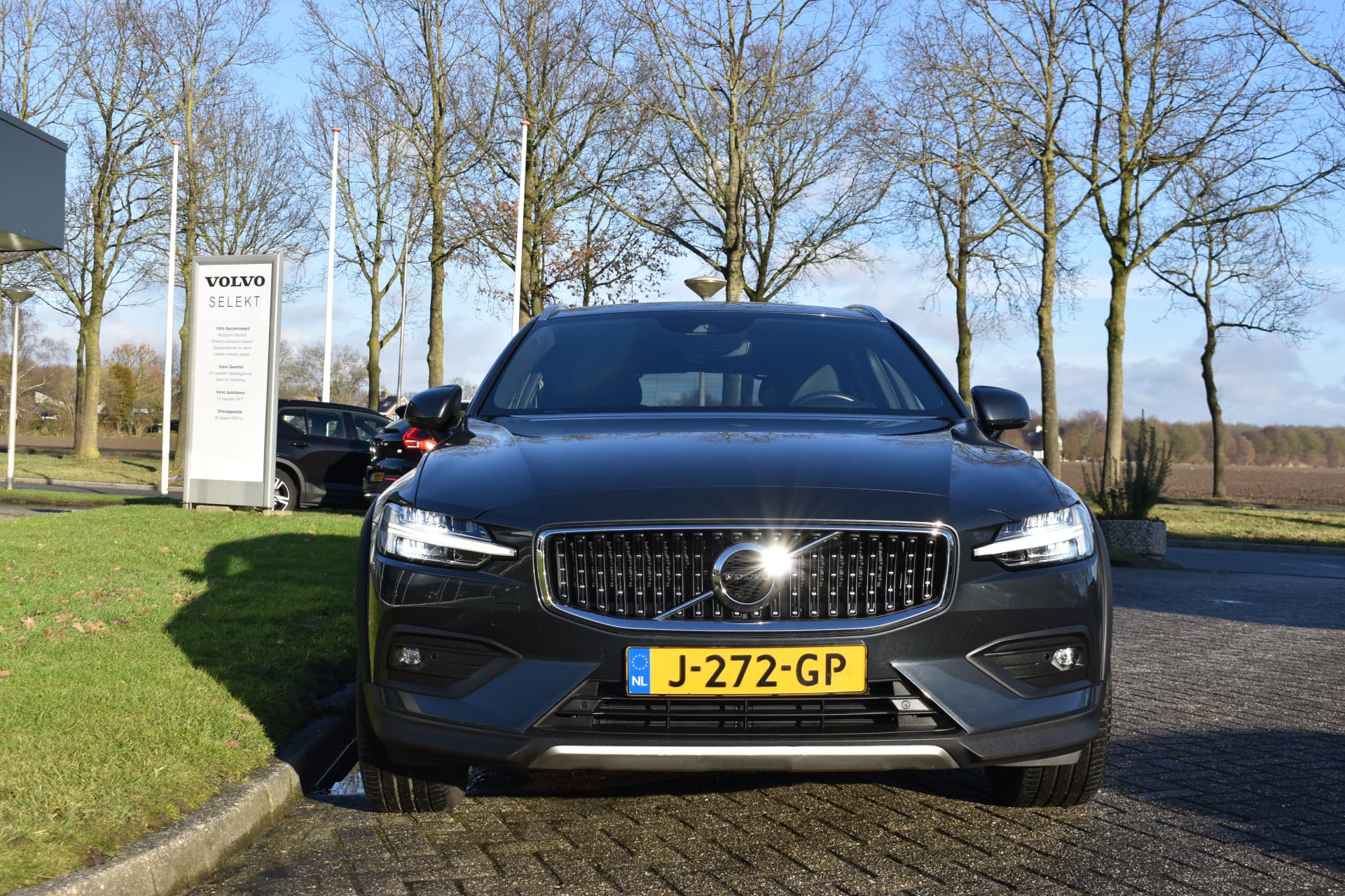 Volvo V60 Cross Country T5 AWD 250PK Automaat Pro thumbnail 3