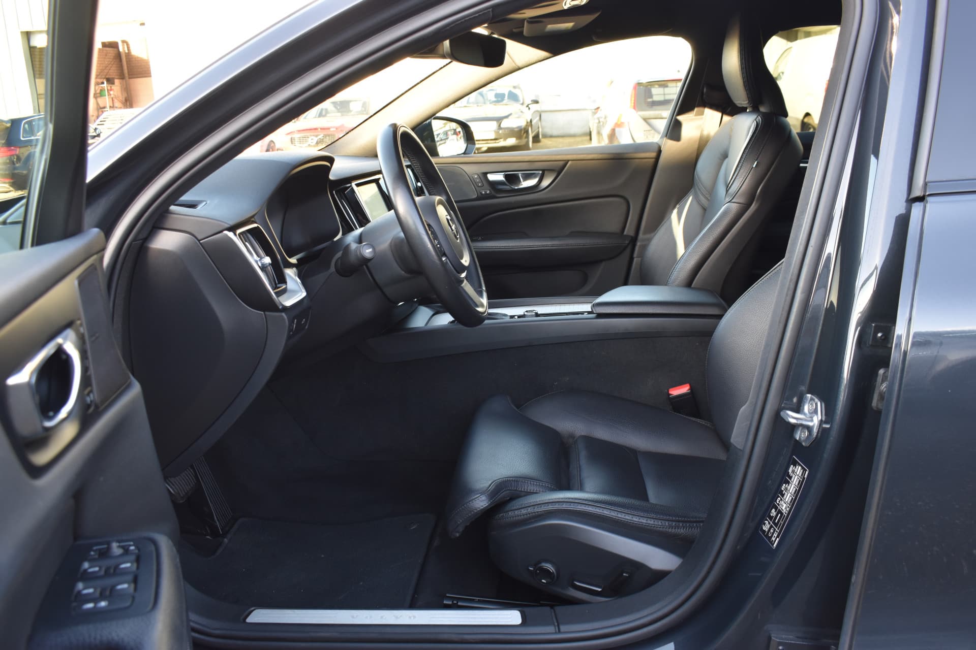 Volvo V60 Cross Country T5 AWD 250PK Automaat Pro thumbnail 24