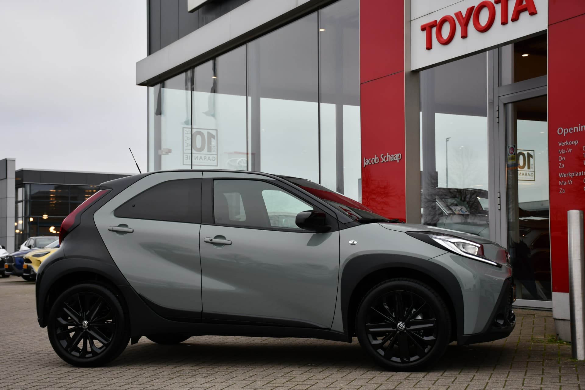 Toyota Aygo X 1.0 VVT-i MT Premium 72pk thumbnail 3