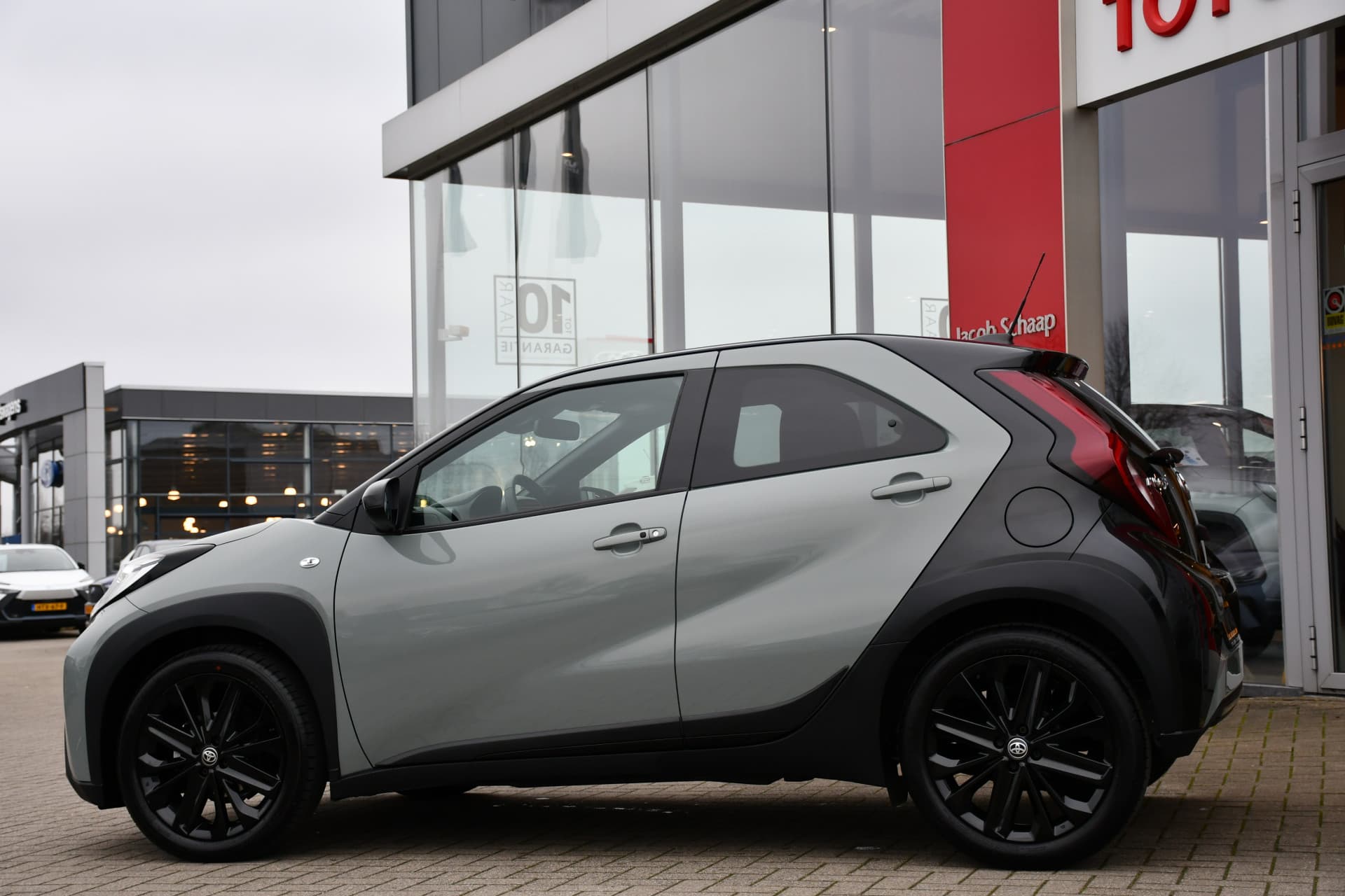 Toyota Aygo X 1.0 VVT-i MT Premium 72pk thumbnail 5