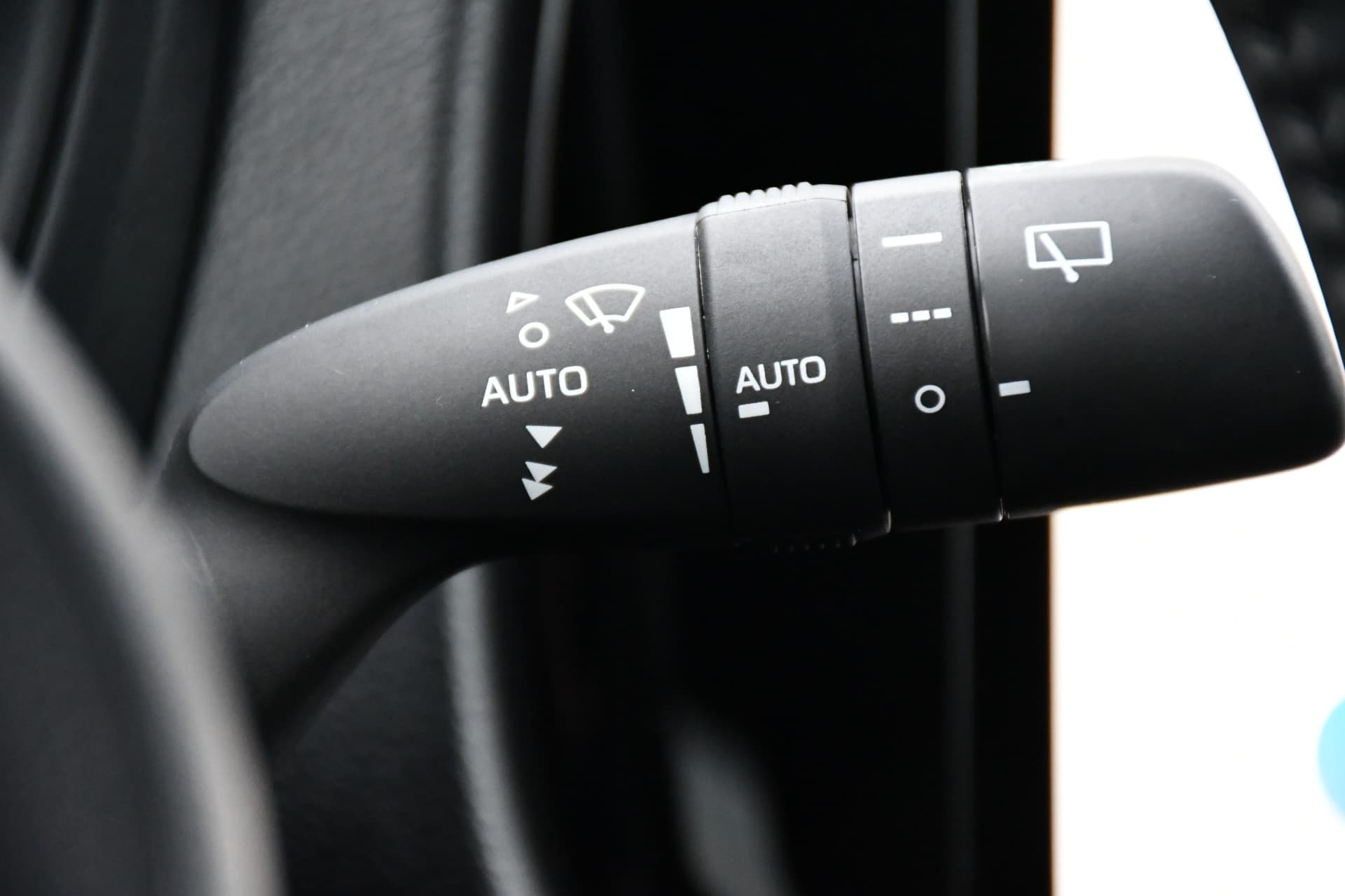 Toyota Aygo X 1.0 VVT-i MT Premium 72pk thumbnail 28