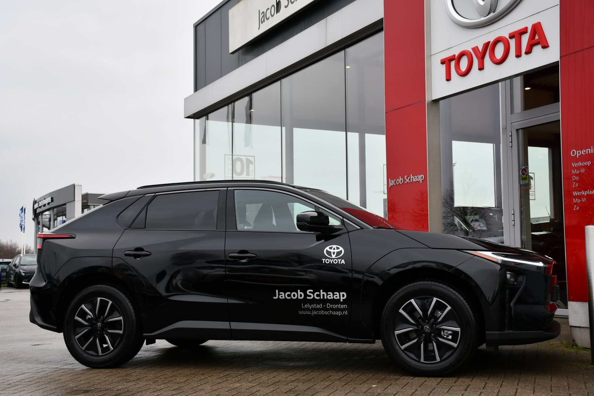 Toyota BZ4X Executive 73 kWh 224pk thumbnail 3