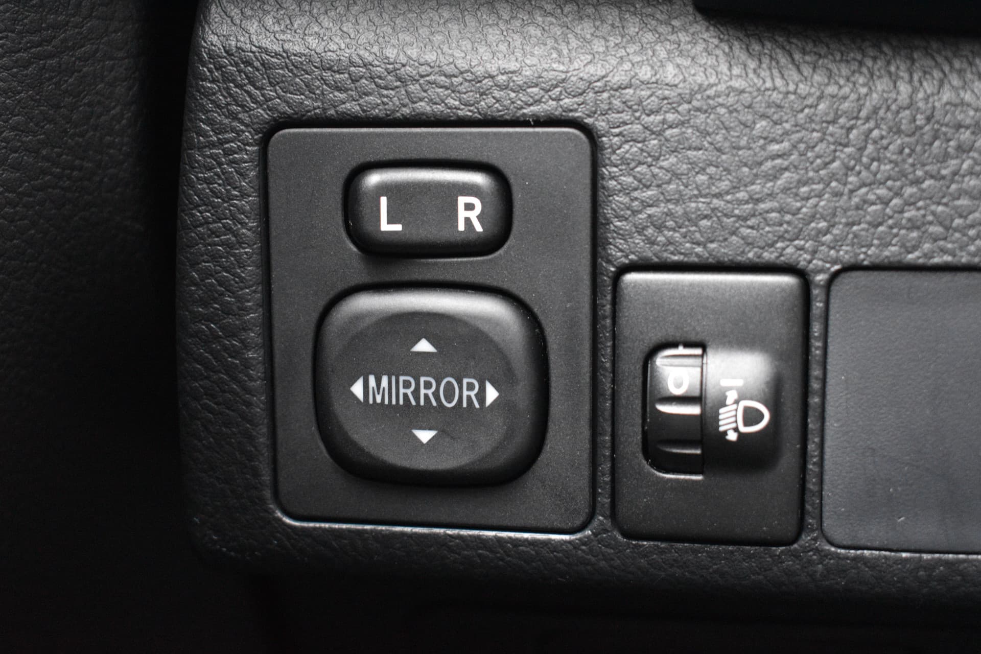 Toyota Auris 1.8 Hybrid Trend Automaat 136pk thumbnail 11