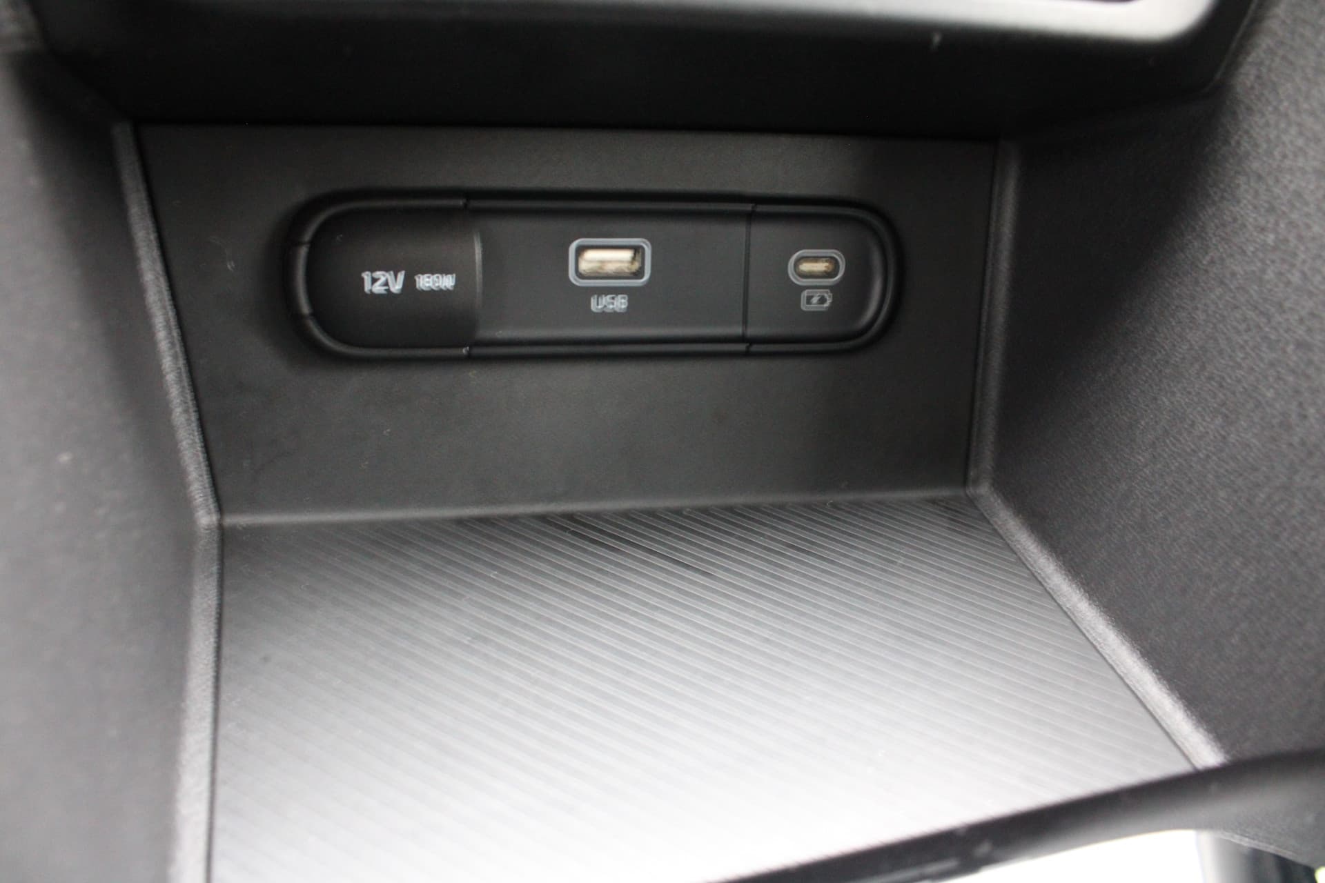 Kia Sportage 1.6 T-GDi MHEV DynamicLine thumbnail 28